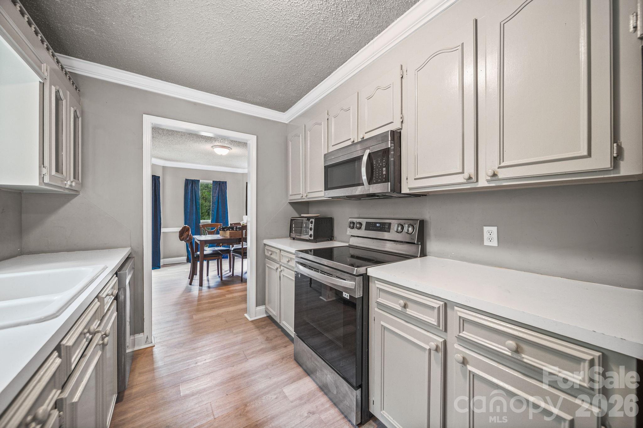 261 Lakeside Drive — Hartsville