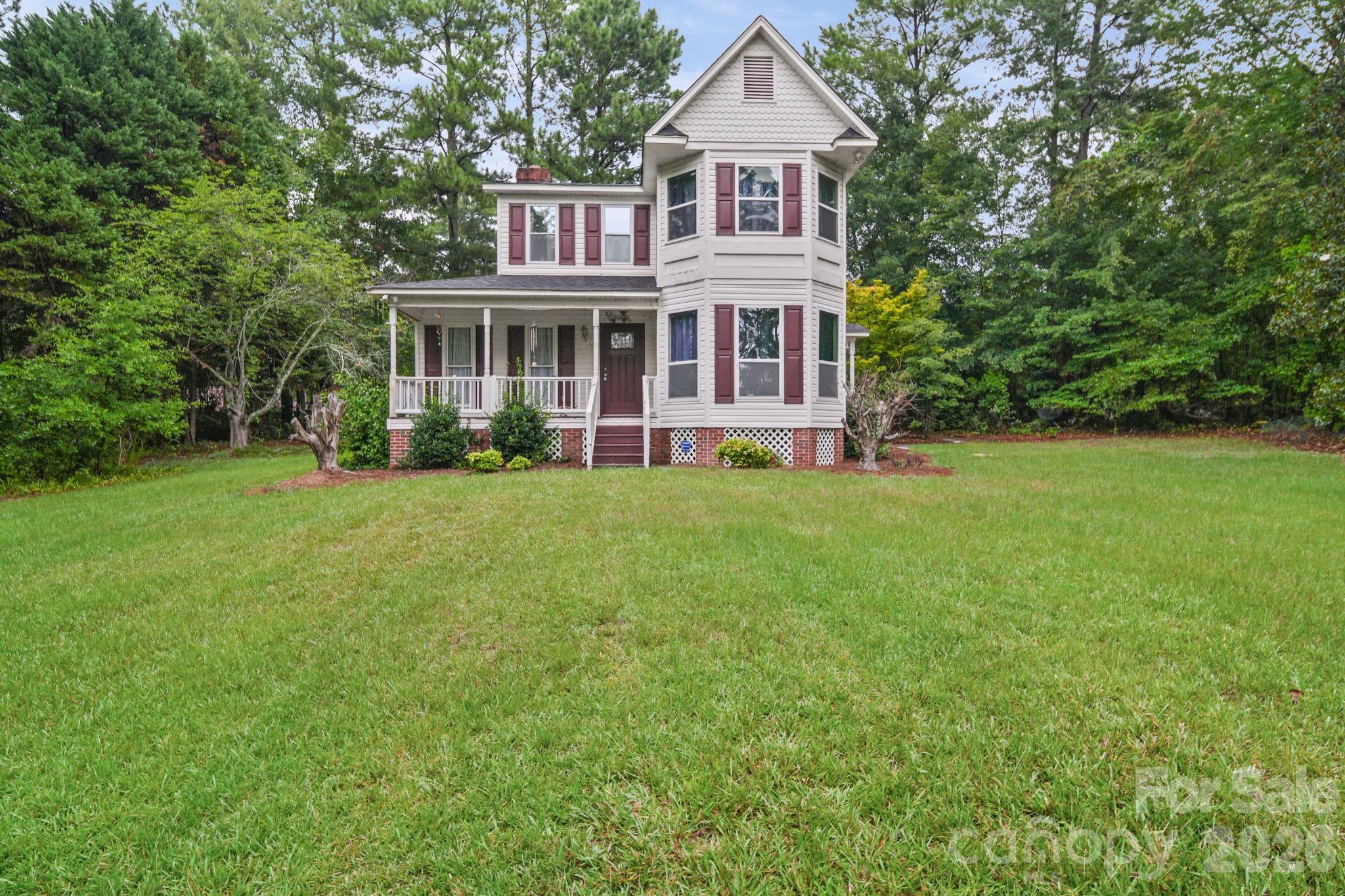 261 Lakeside Drive — Hartsville