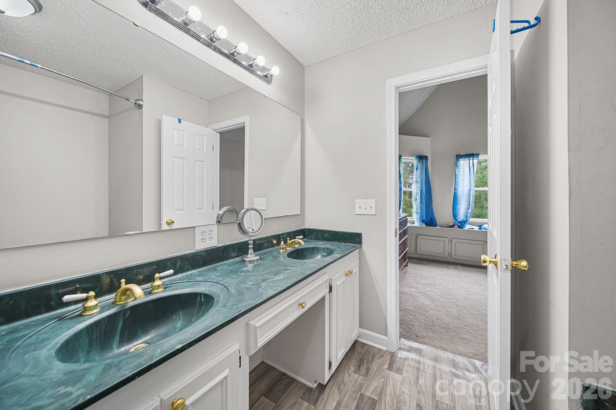 261 Lakeside Drive — Hartsville