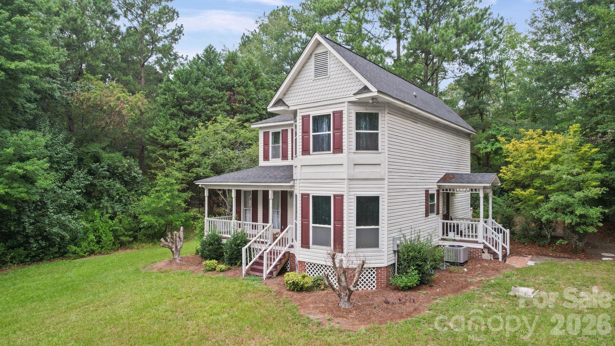 261 Lakeside Drive — Hartsville