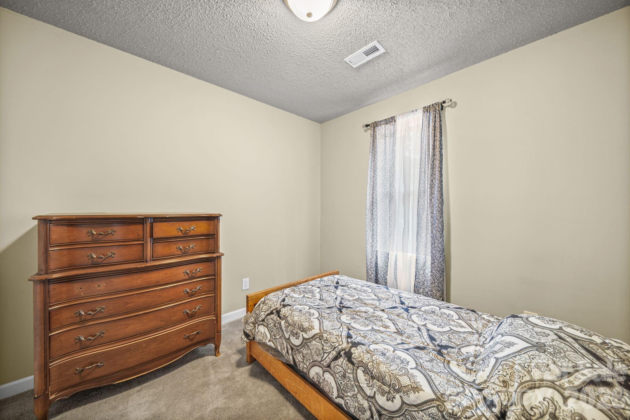 261 Lakeside Drive — Hartsville