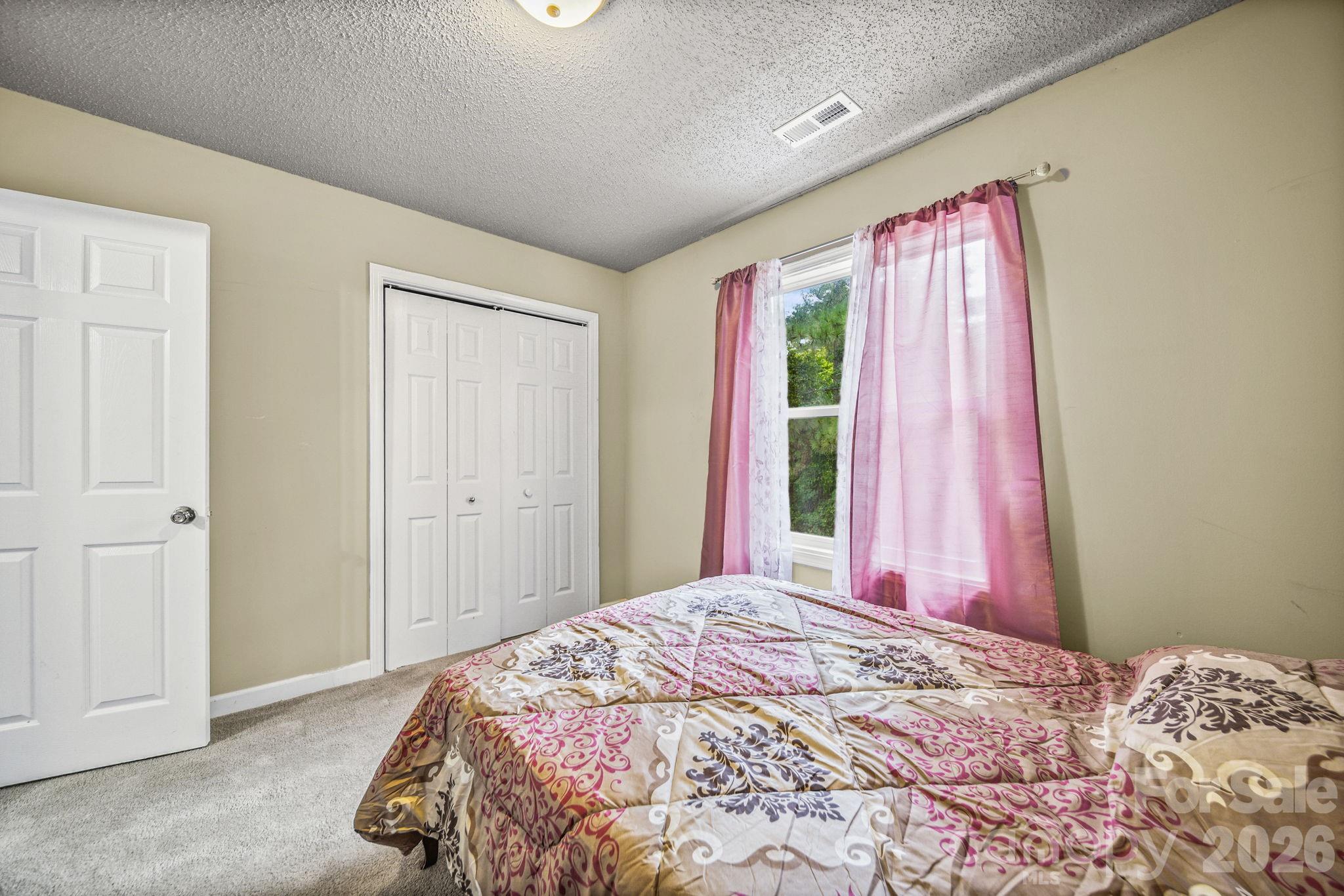 261 Lakeside Drive — Hartsville