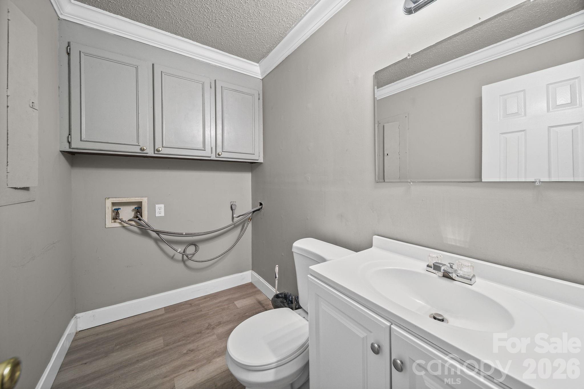 261 Lakeside Drive — Hartsville