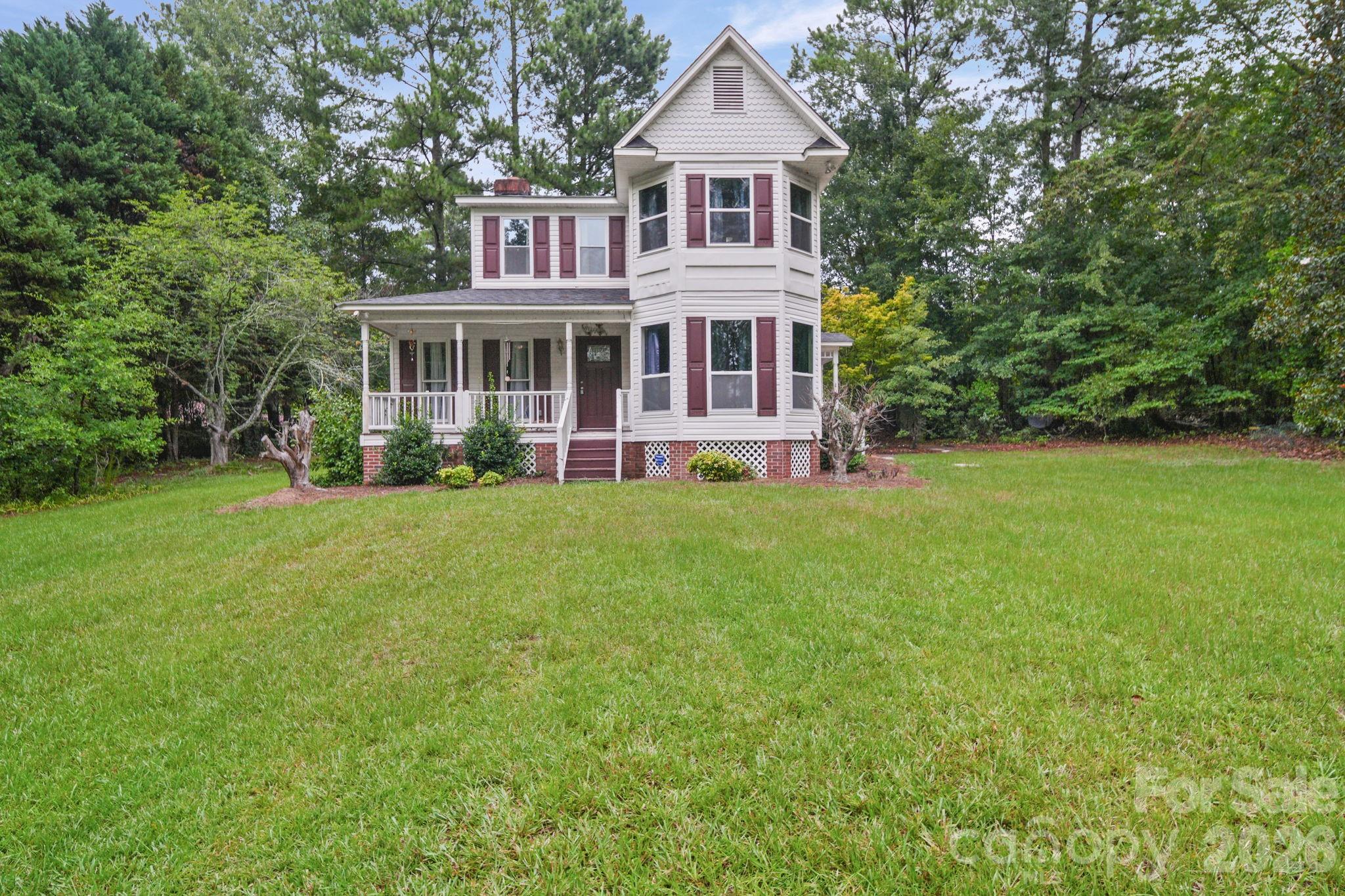 261 Lakeside Drive — Hartsville