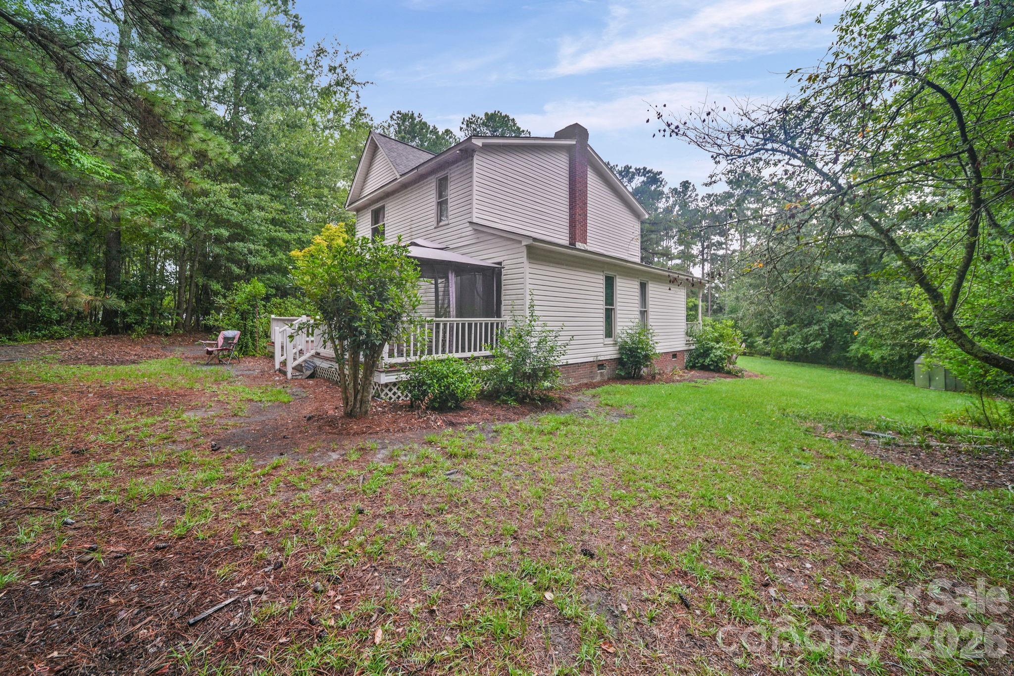 261 Lakeside Drive — Hartsville