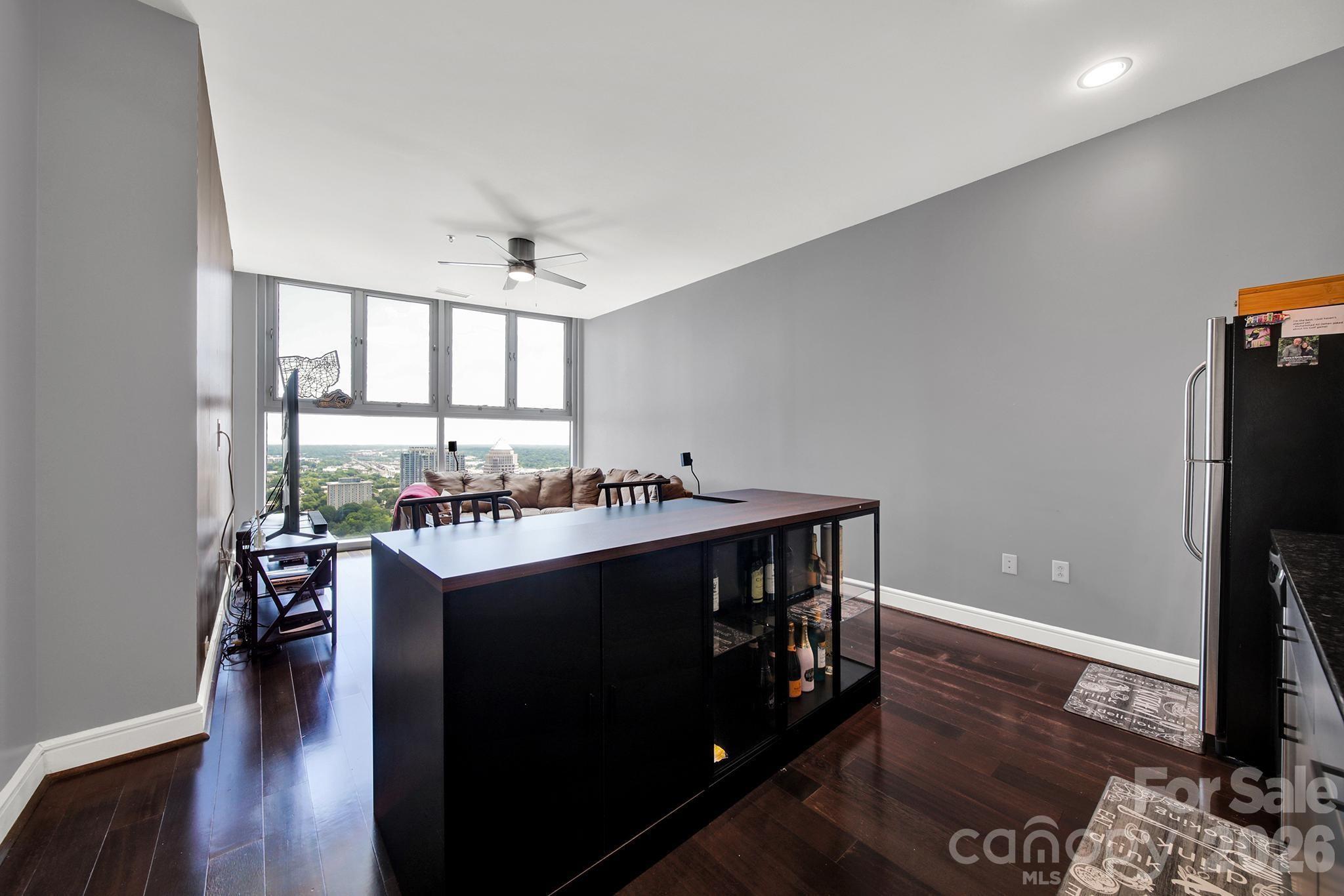 333 W Trade Street #2701 — Charlotte