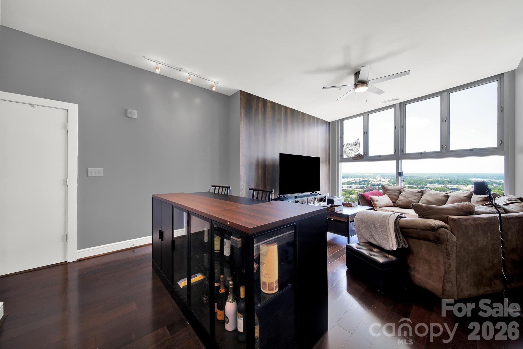 333 W Trade Street #2701 — Charlotte