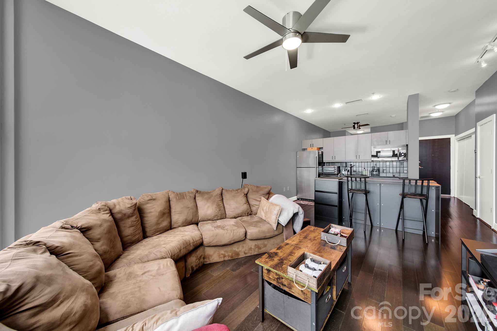 333 W Trade Street #2701 — Charlotte