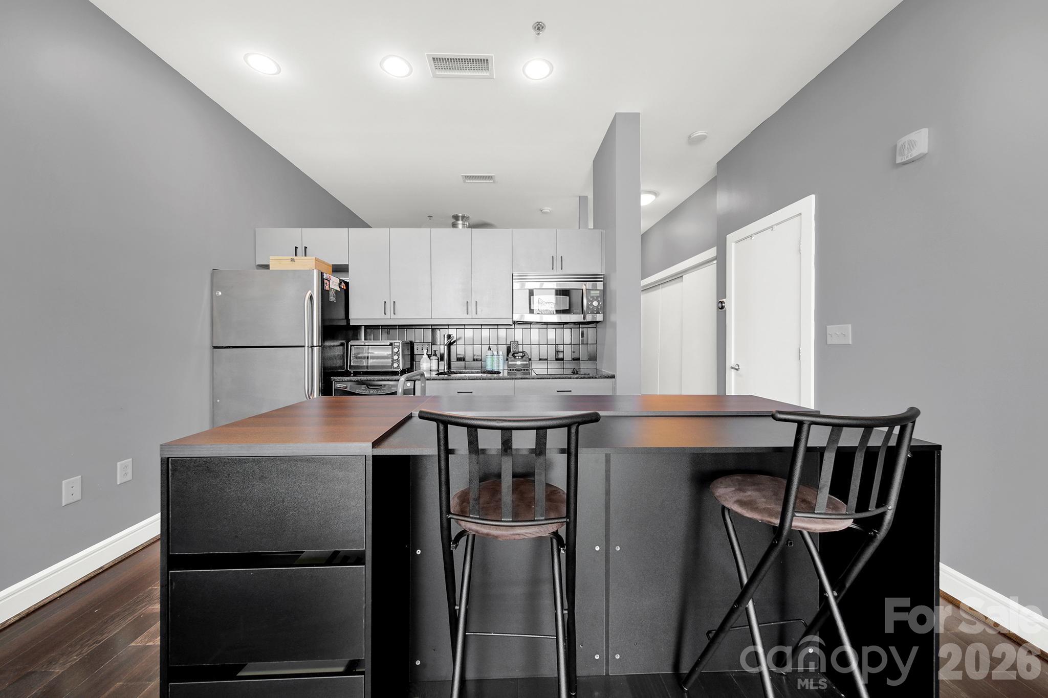 333 W Trade Street #2701 — Charlotte
