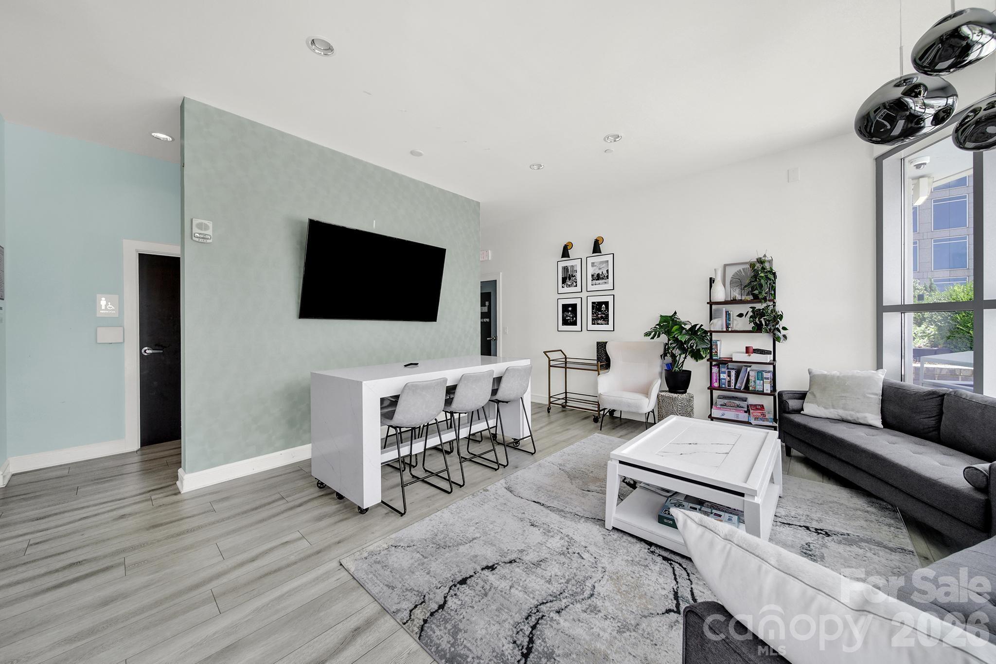 333 W Trade Street #2701 — Charlotte