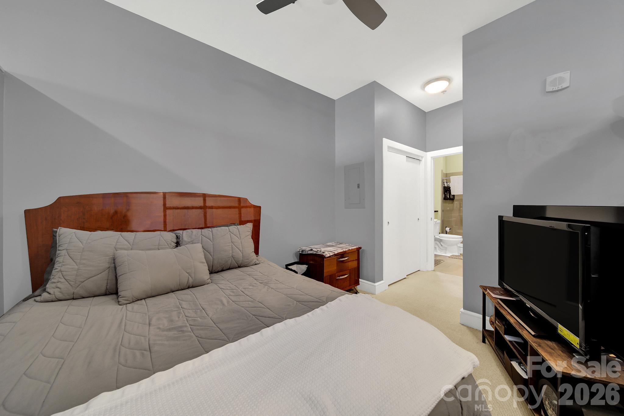 333 W Trade Street #2701 — Charlotte