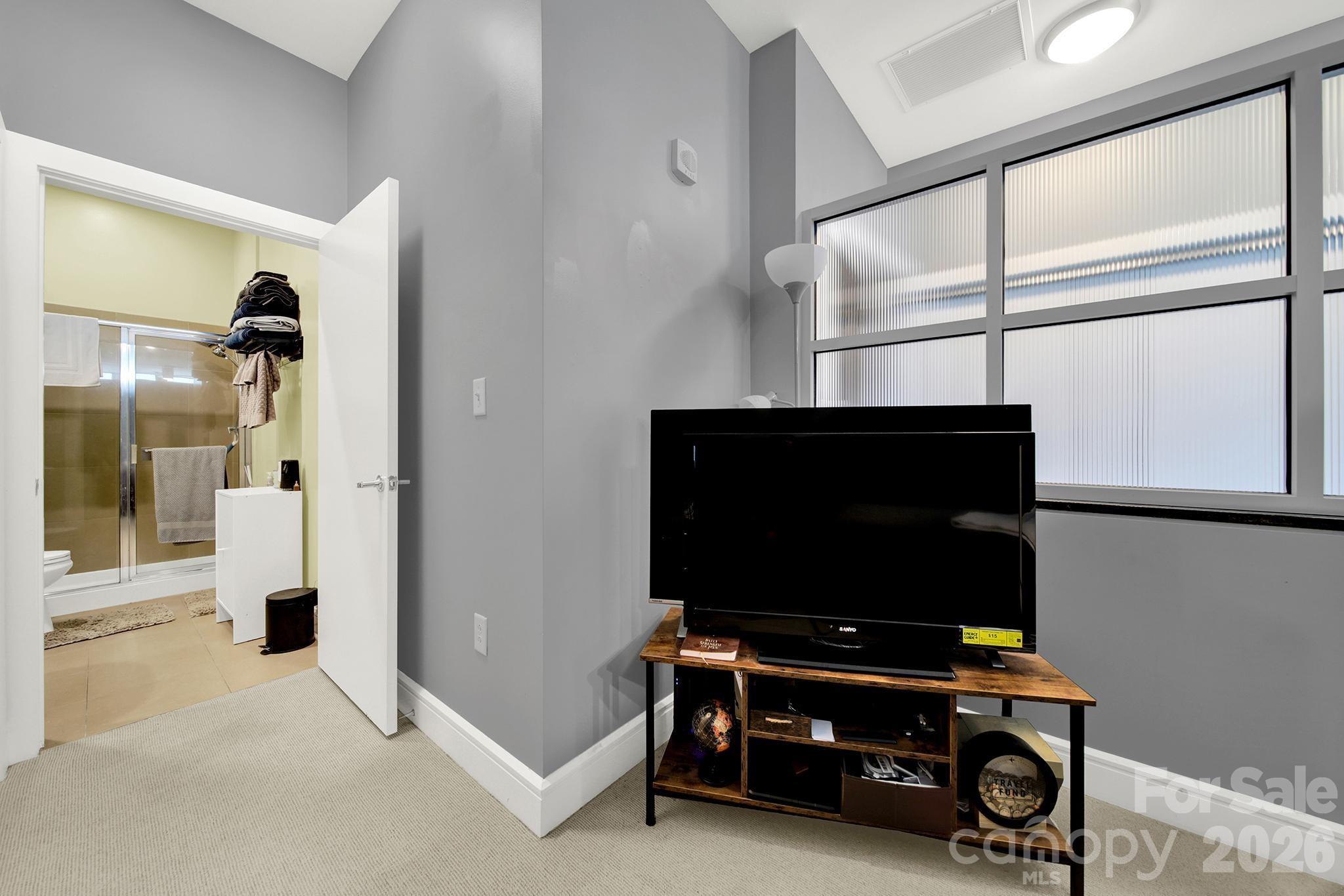 333 W Trade Street #2701 — Charlotte