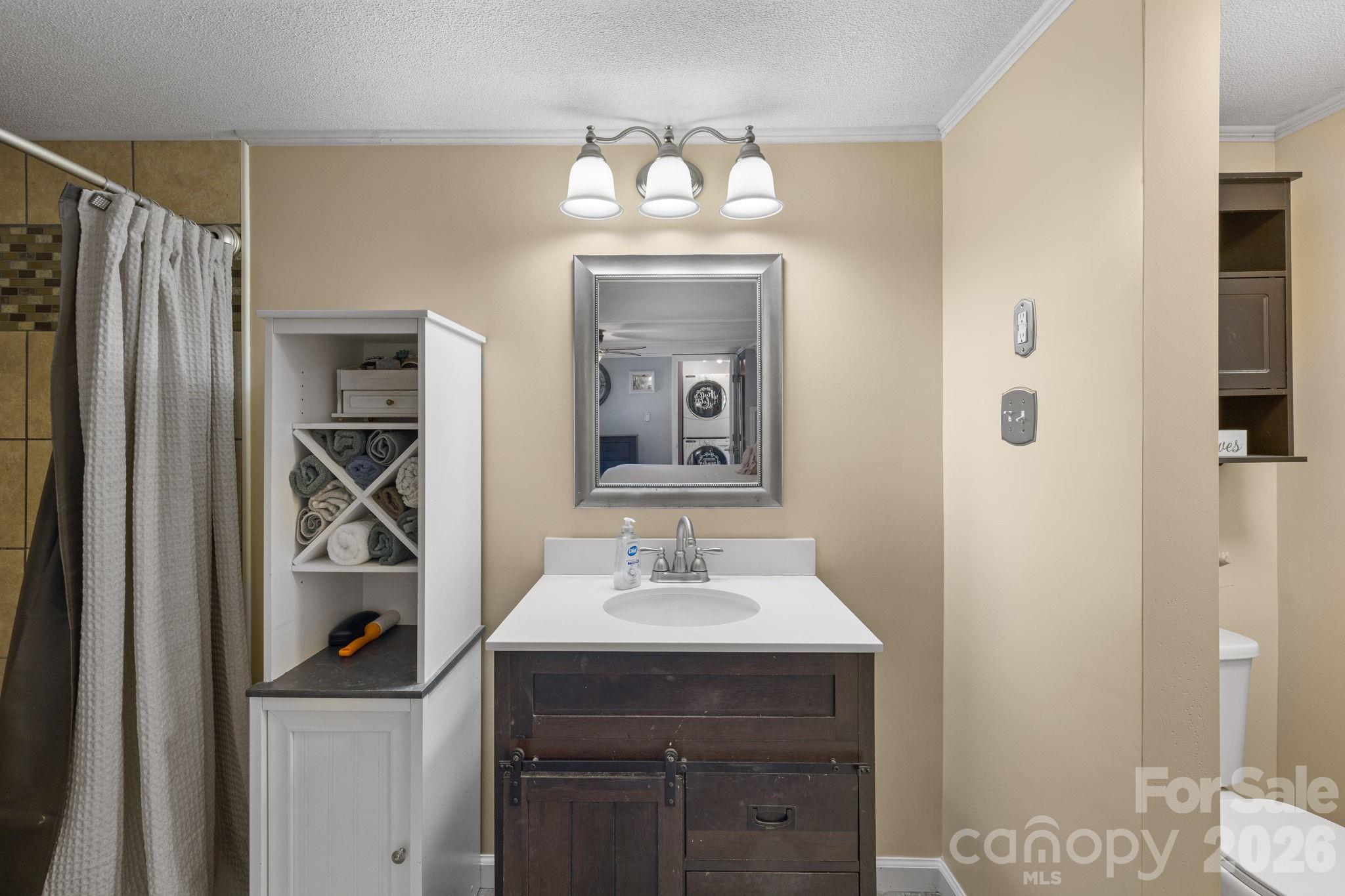 125 Ice Hollow Road — Zirconia
