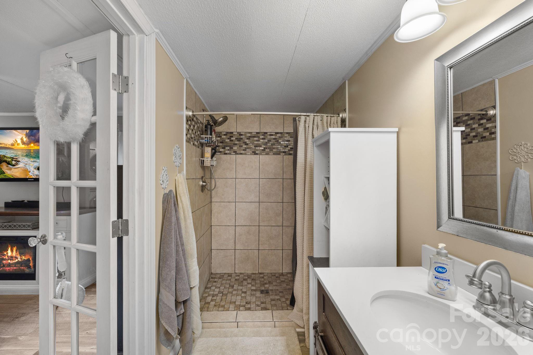 125 Ice Hollow Road — Zirconia