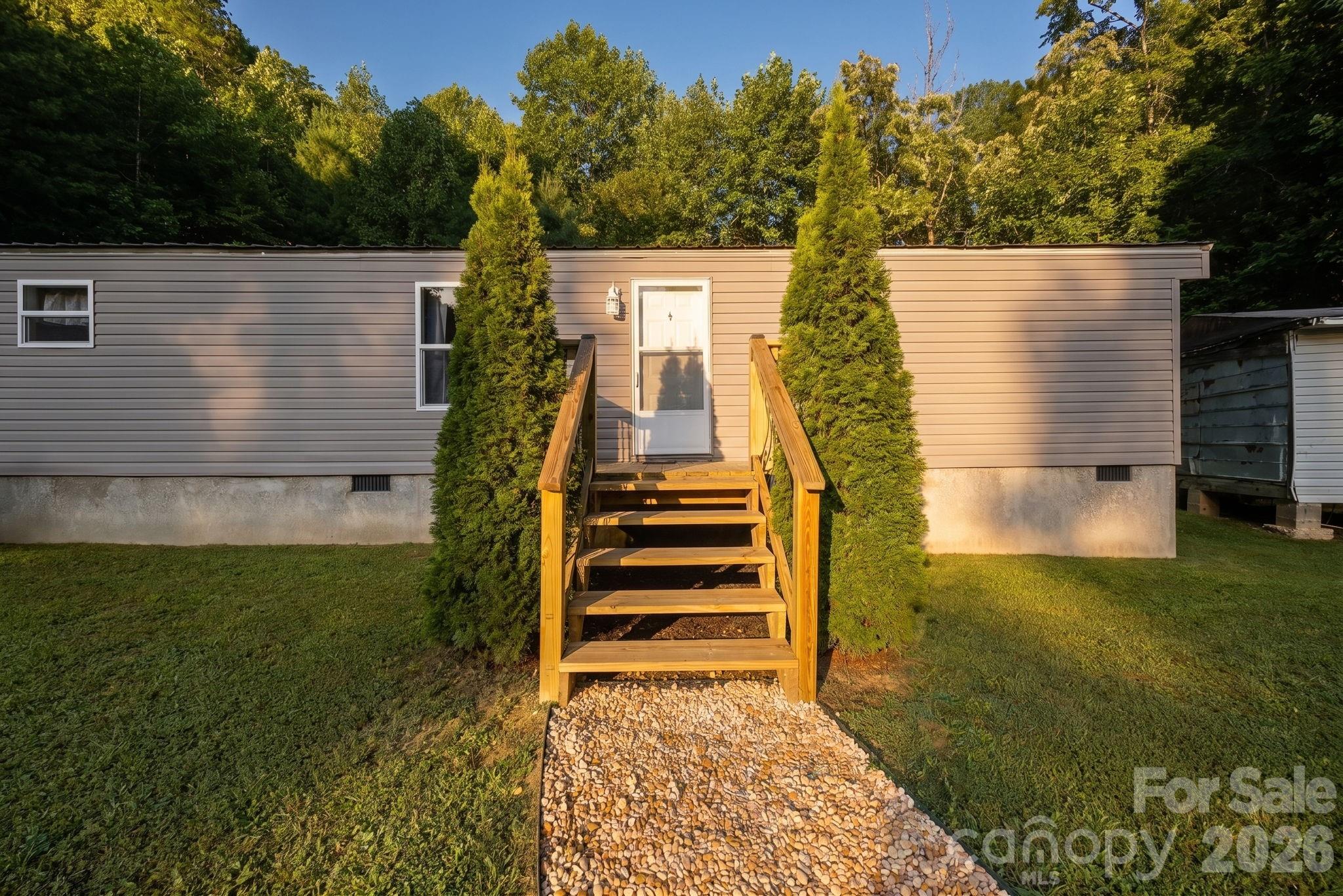 125 Ice Hollow Road — Zirconia