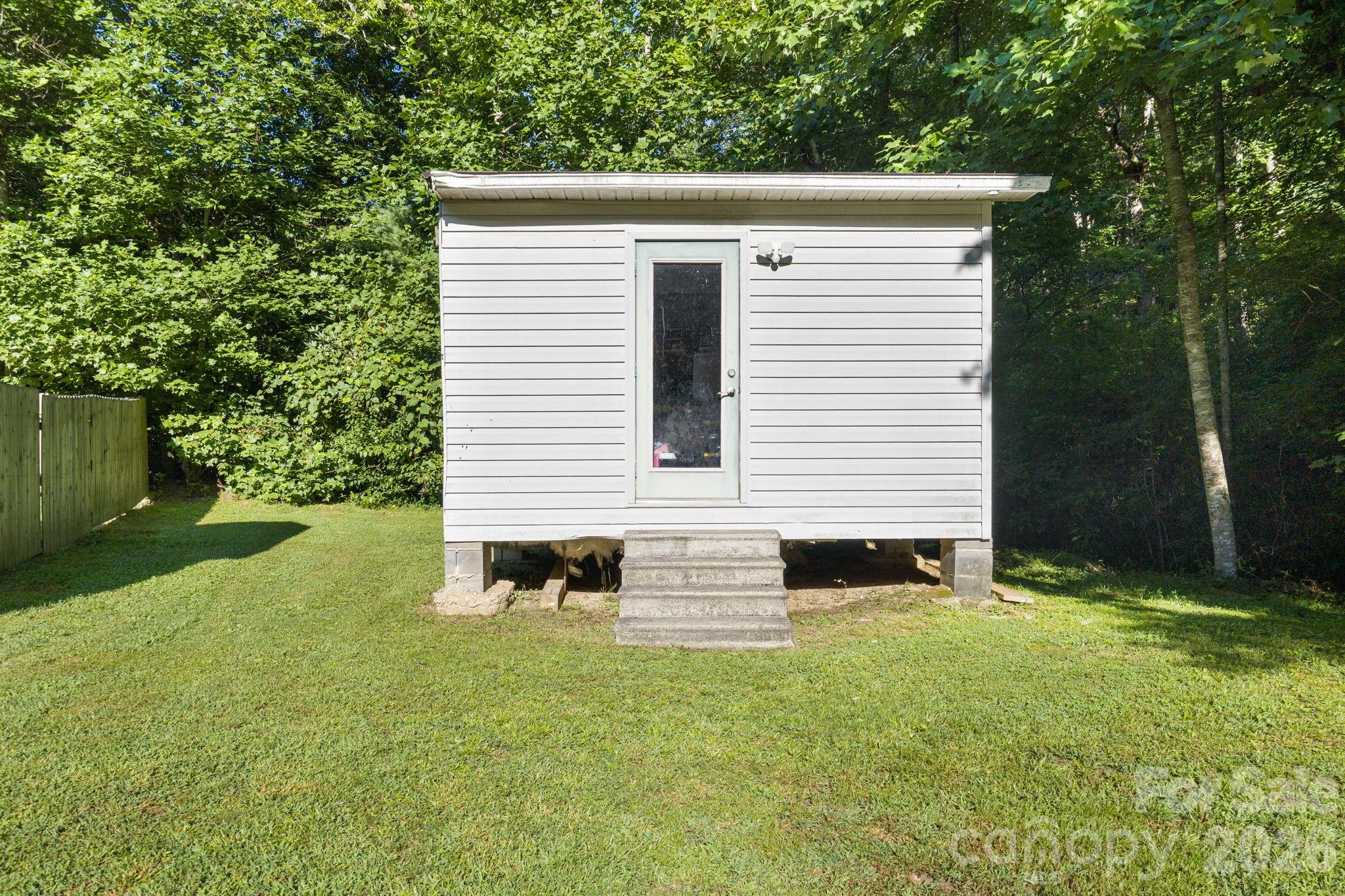 125 Ice Hollow Road — Zirconia