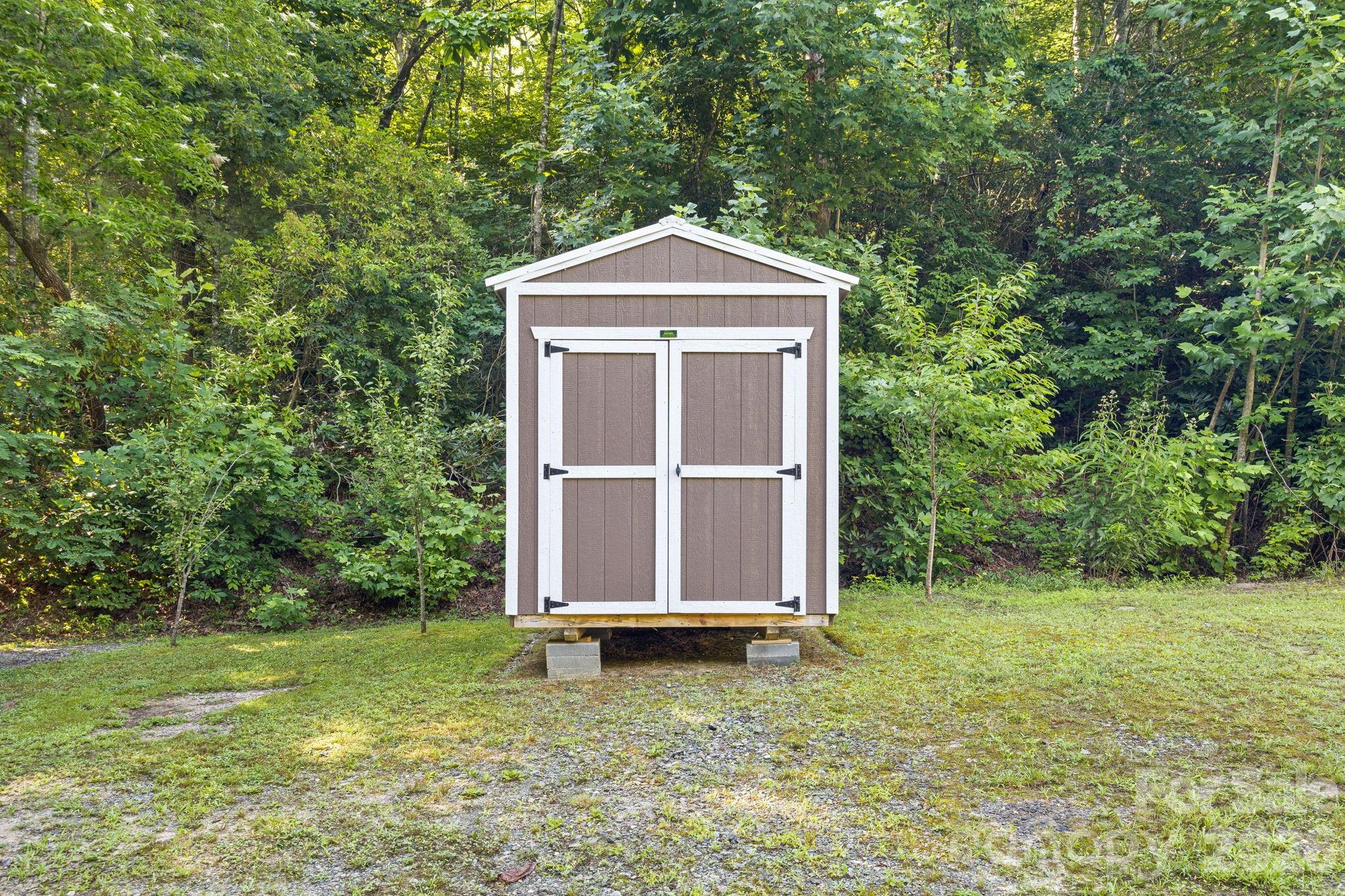 125 Ice Hollow Road — Zirconia