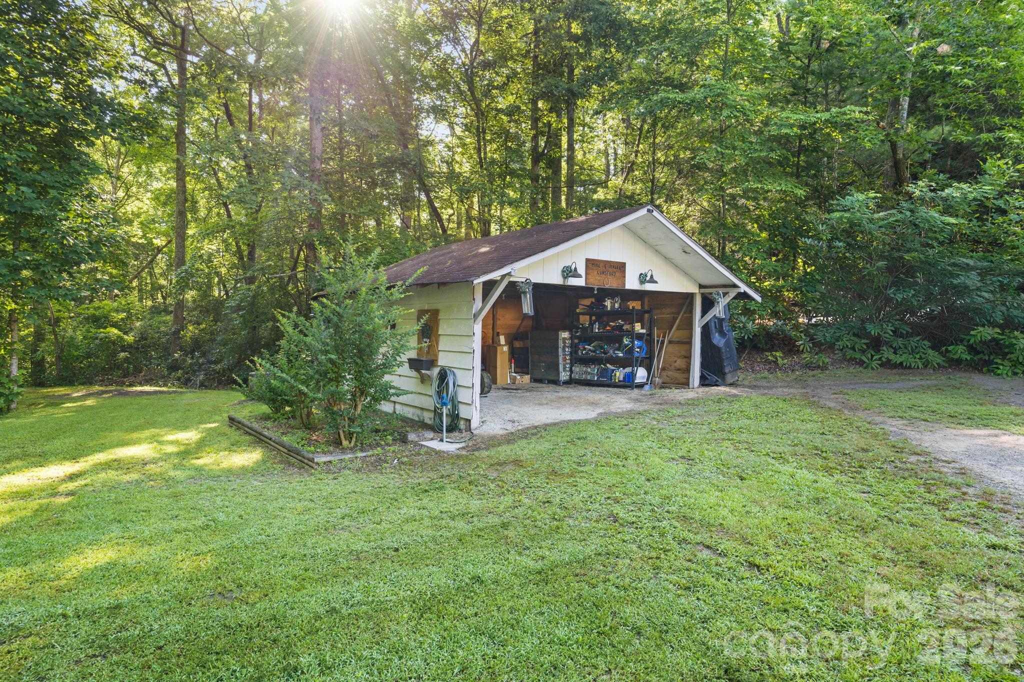 125 Ice Hollow Road — Zirconia