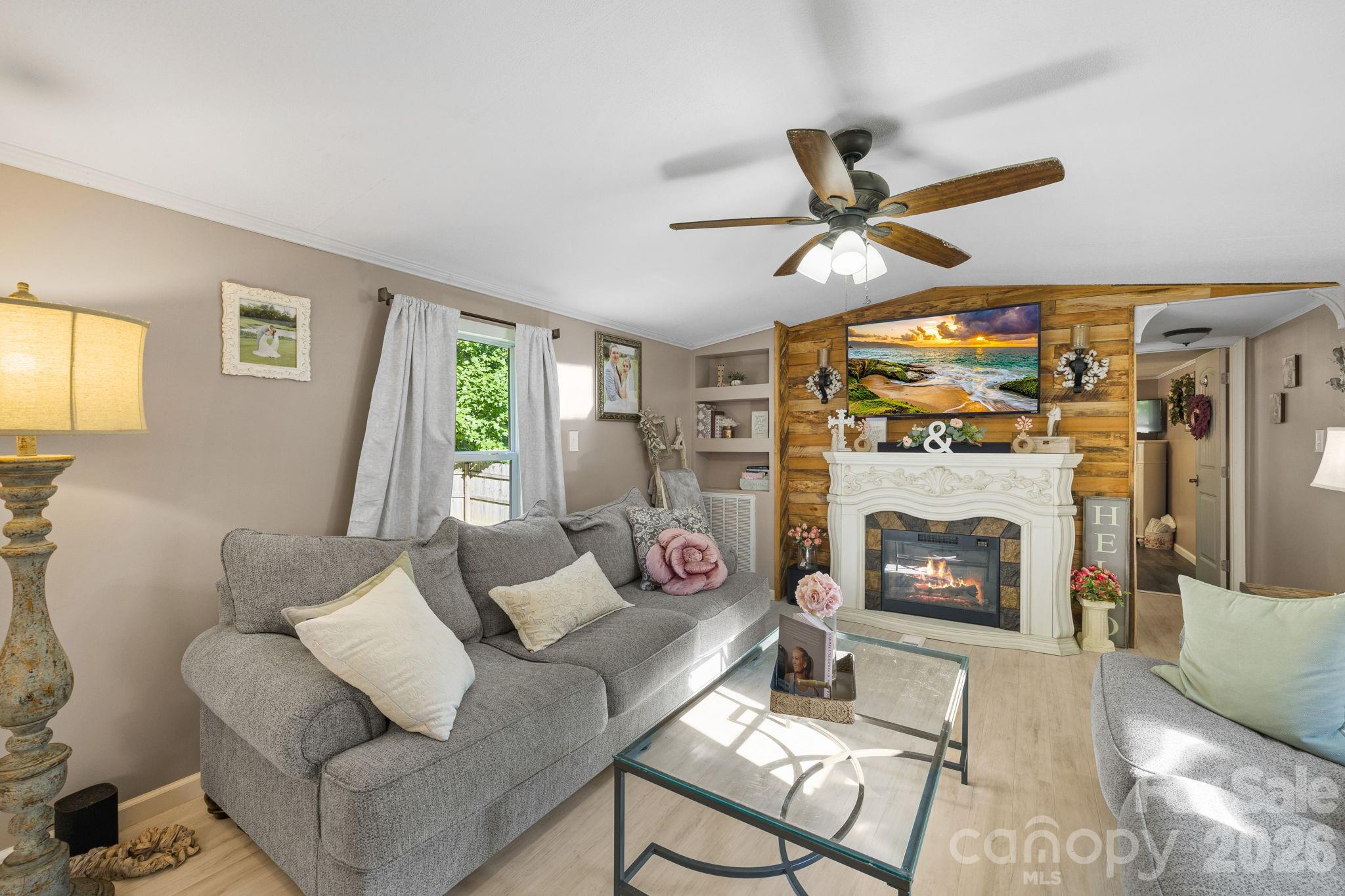 125 Ice Hollow Road — Zirconia