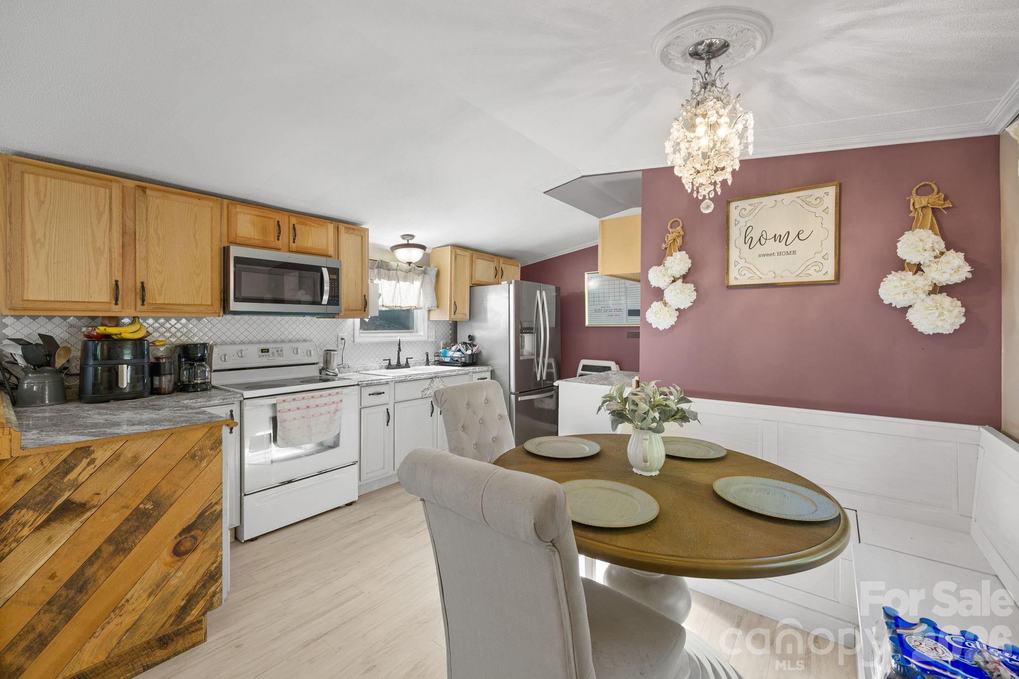 125 Ice Hollow Road — Zirconia