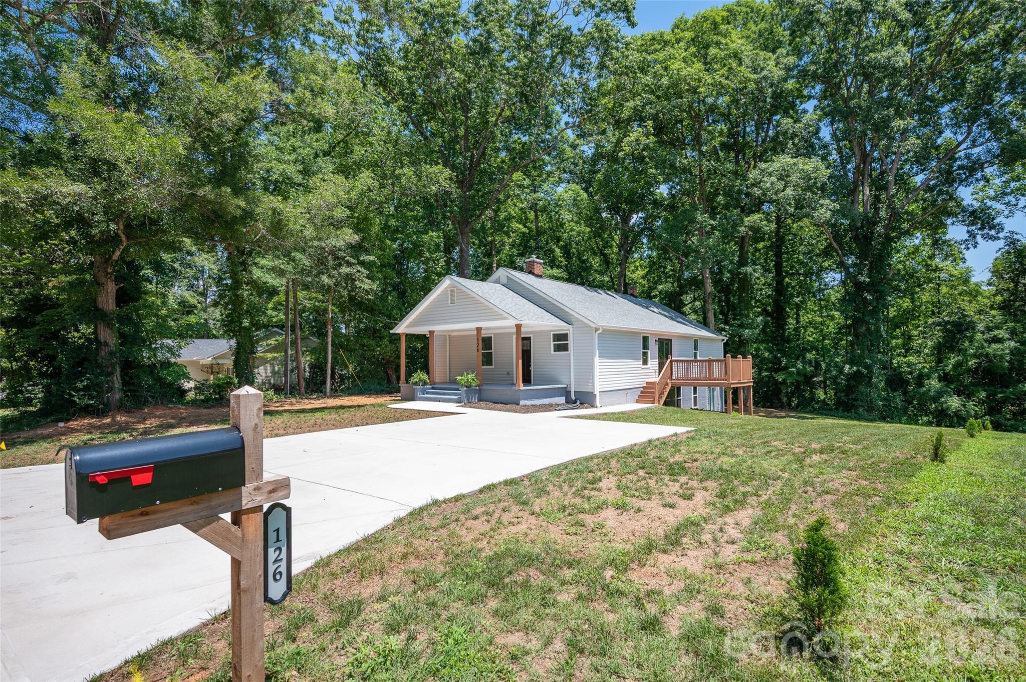 126 39th Avenue Court NW — Hickory
