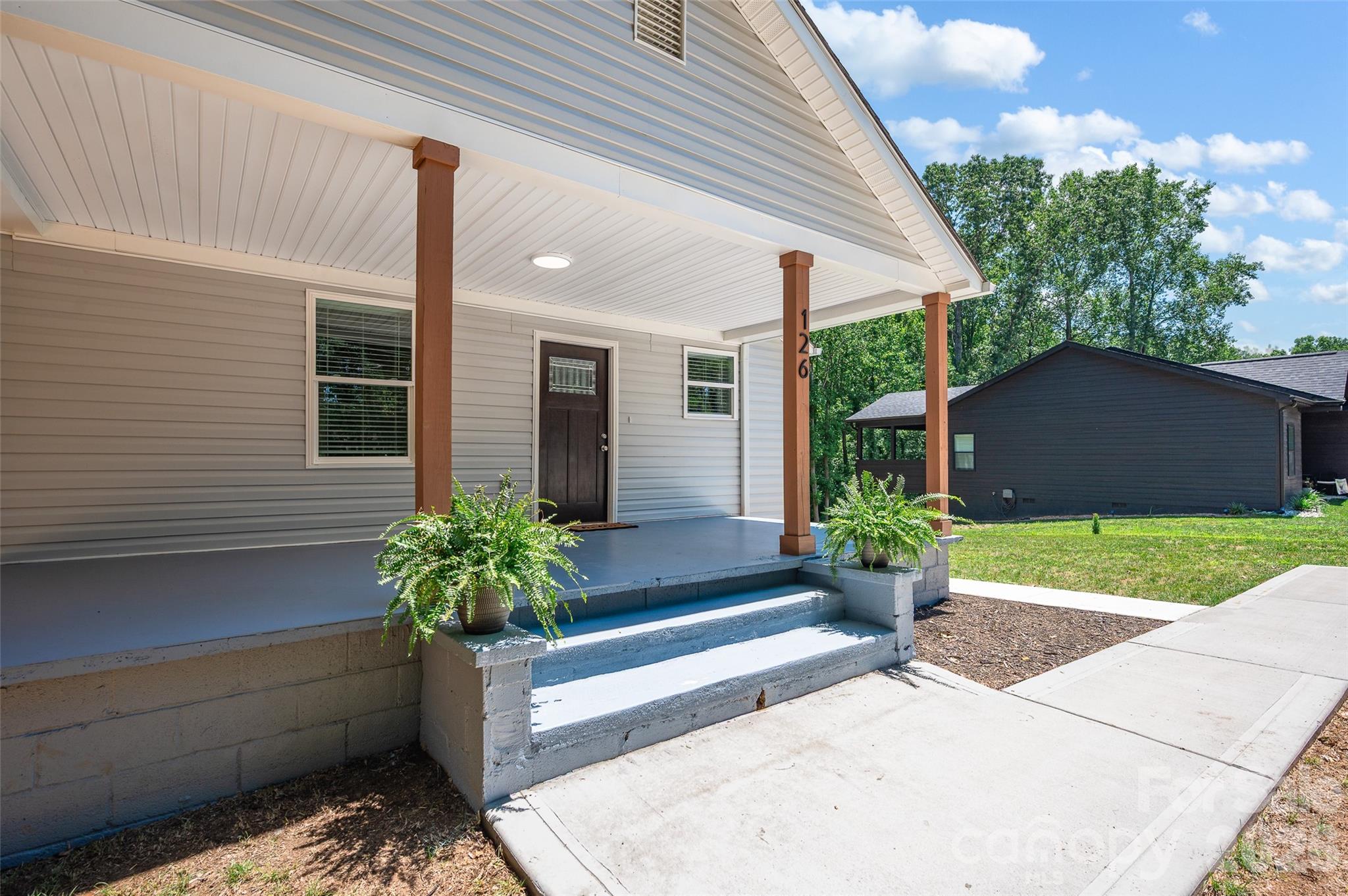 126 39th Avenue Court NW — Hickory