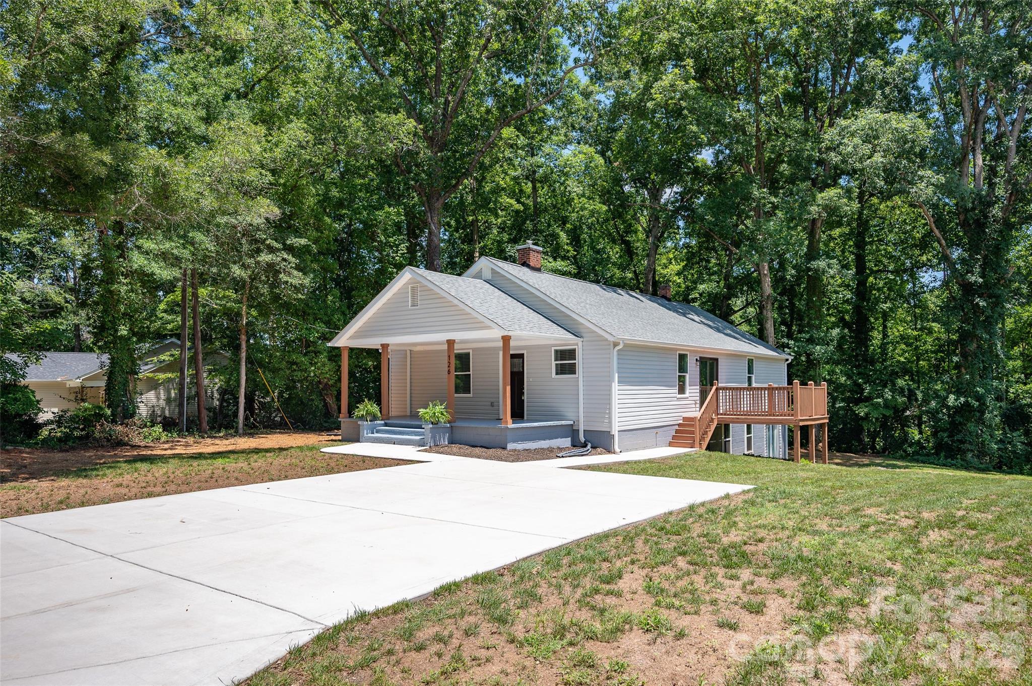 126 39th Avenue Court NW — Hickory