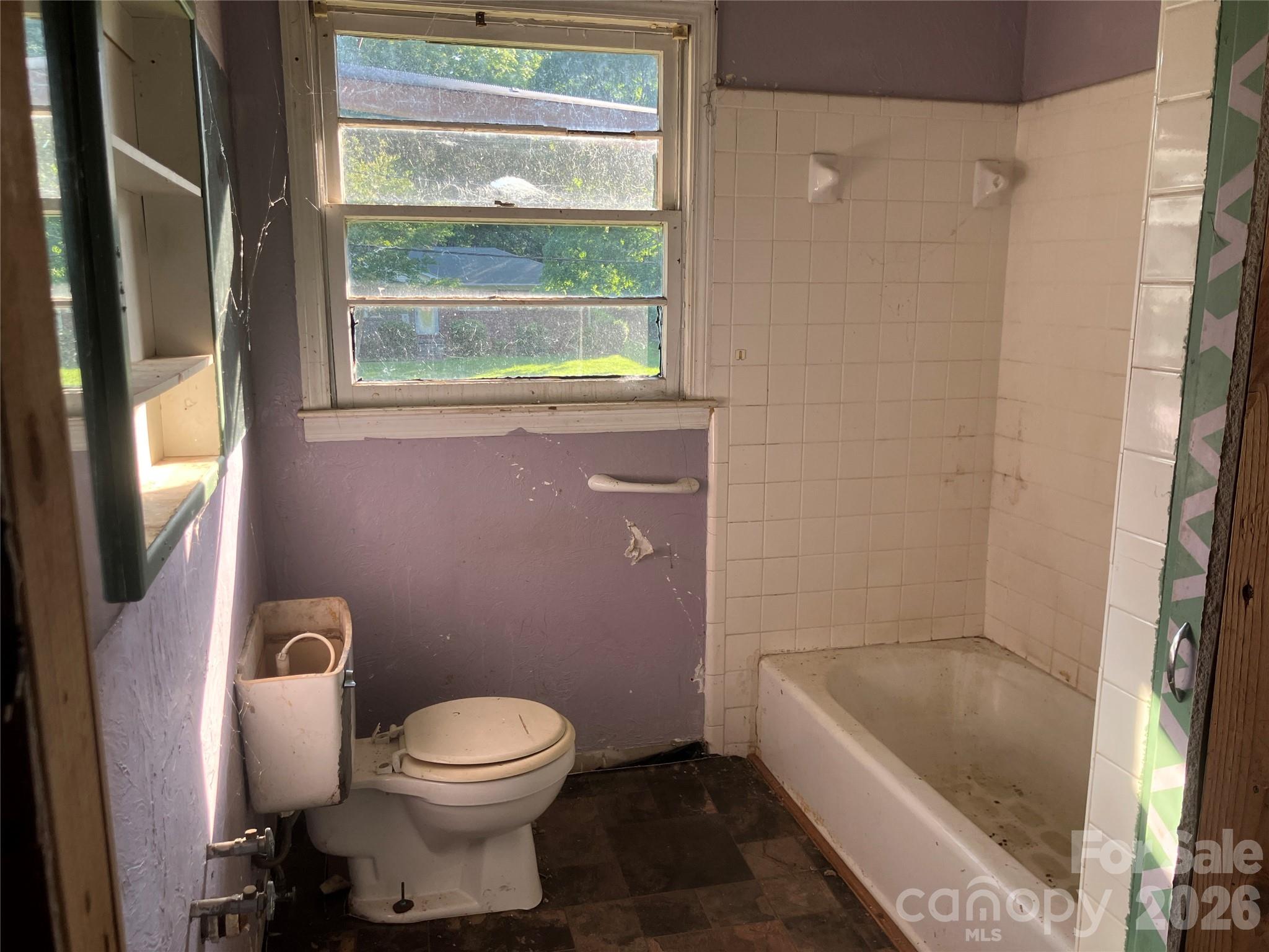123 Dalehurst Drive — Forest City