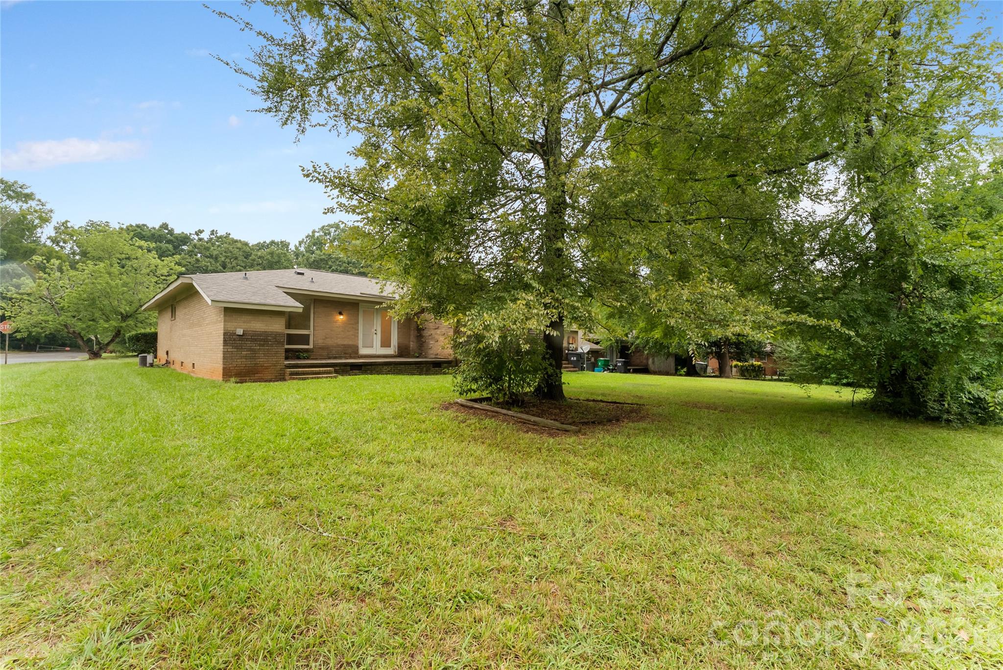 4900 Malibu Drive — Charlotte