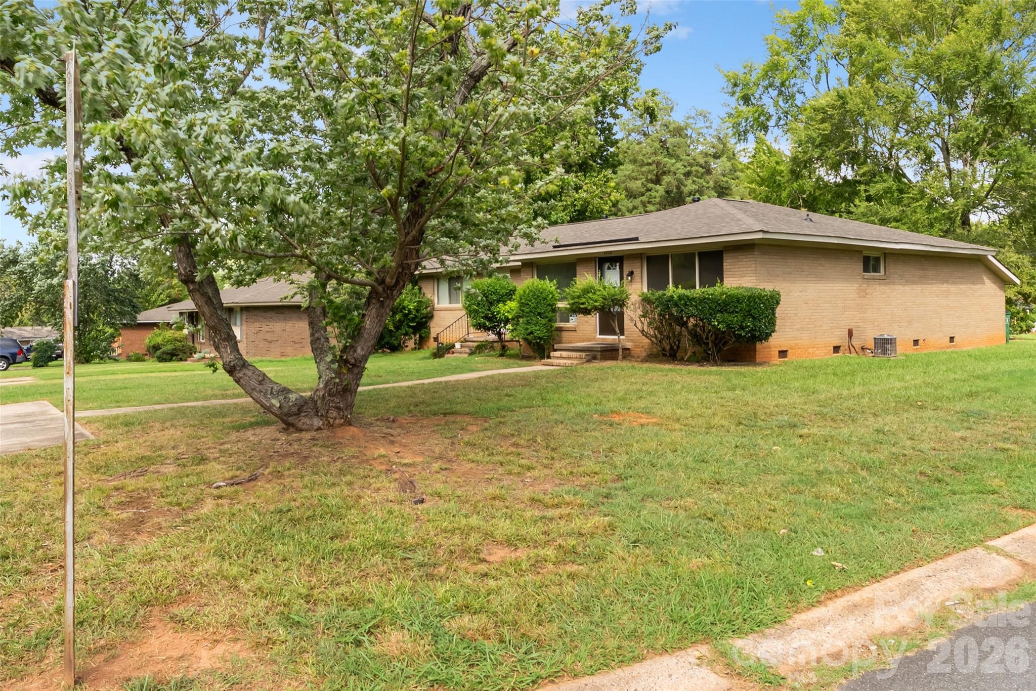 4900 Malibu Drive — Charlotte