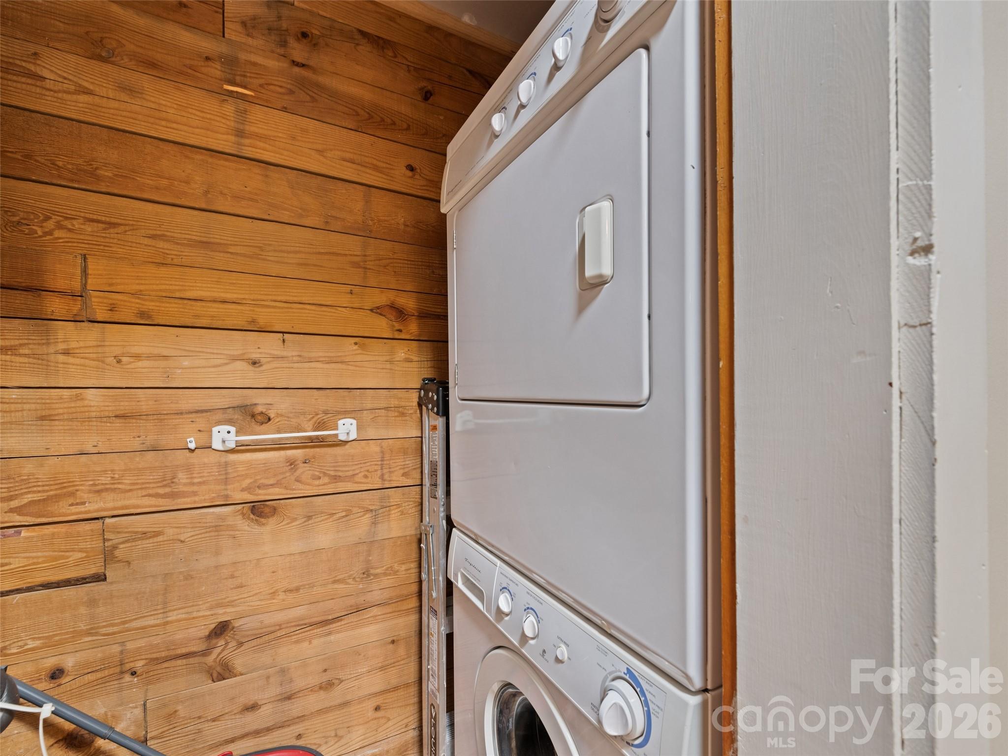 30 Katydid Lane — Maggie Valley