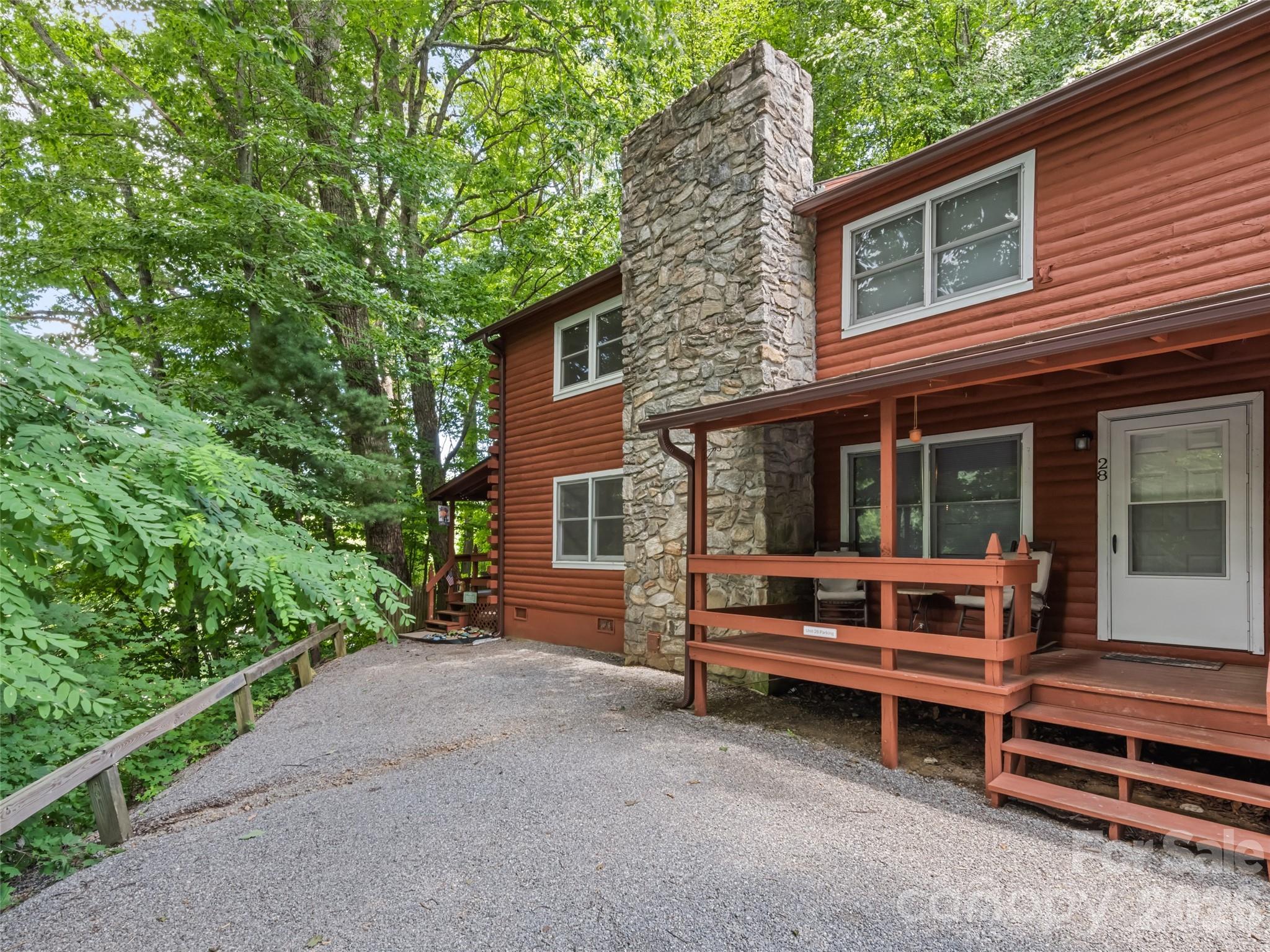 30 Katydid Lane — Maggie Valley