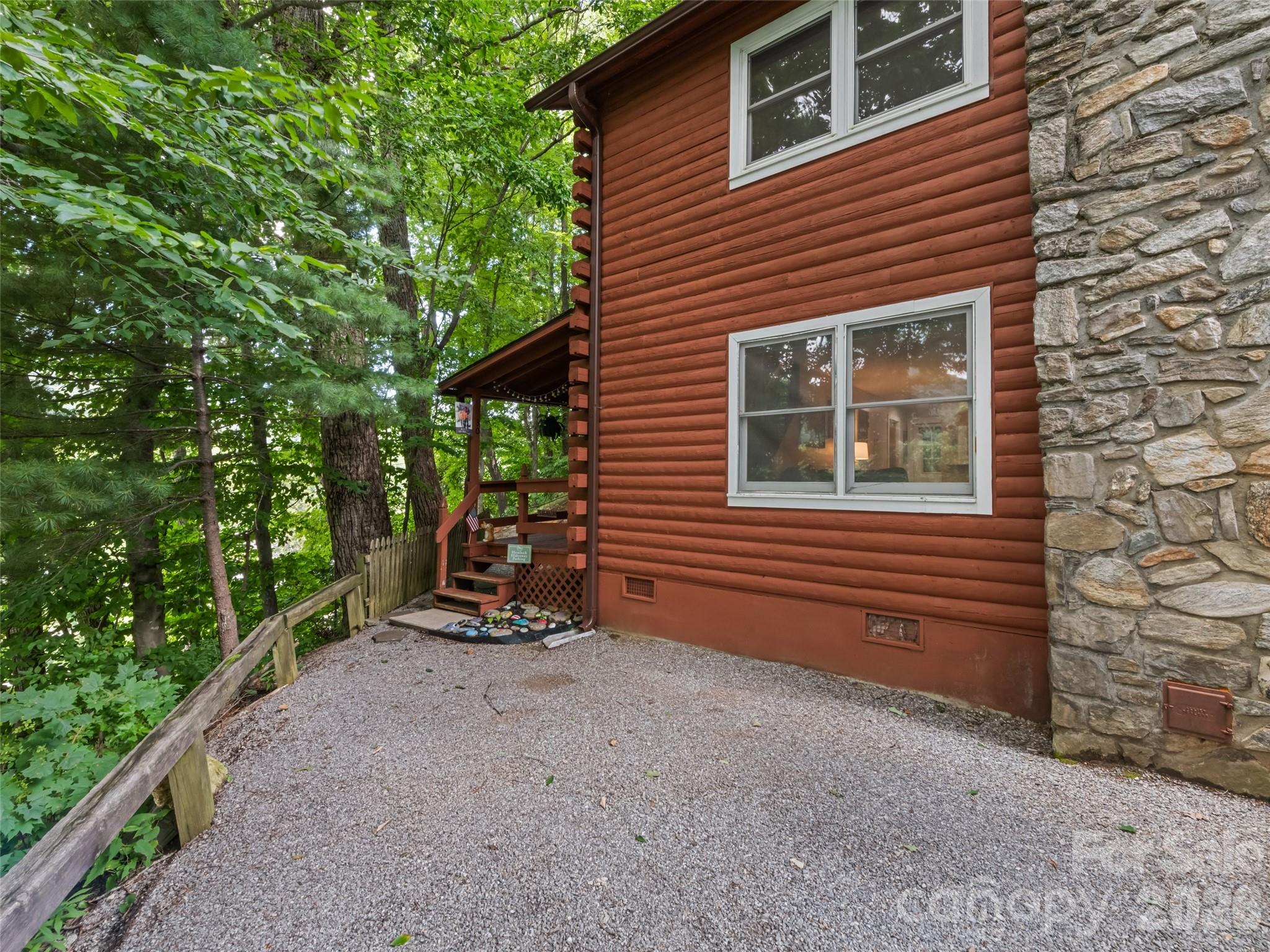 30 Katydid Lane — Maggie Valley