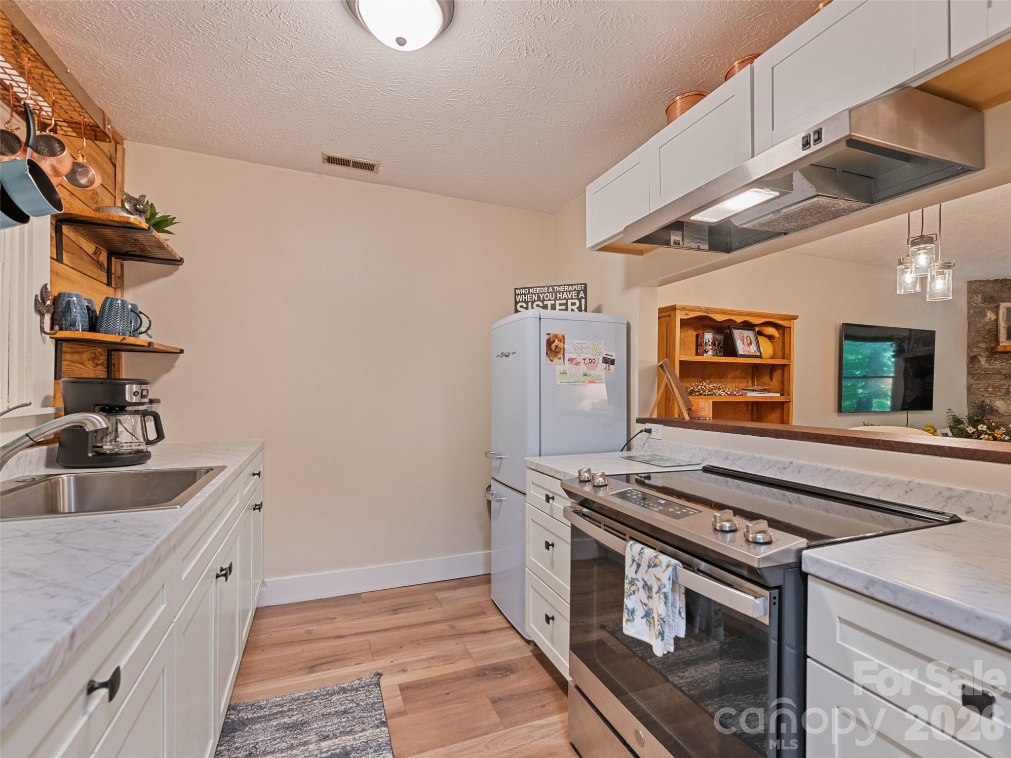 30 Katydid Lane — Maggie Valley