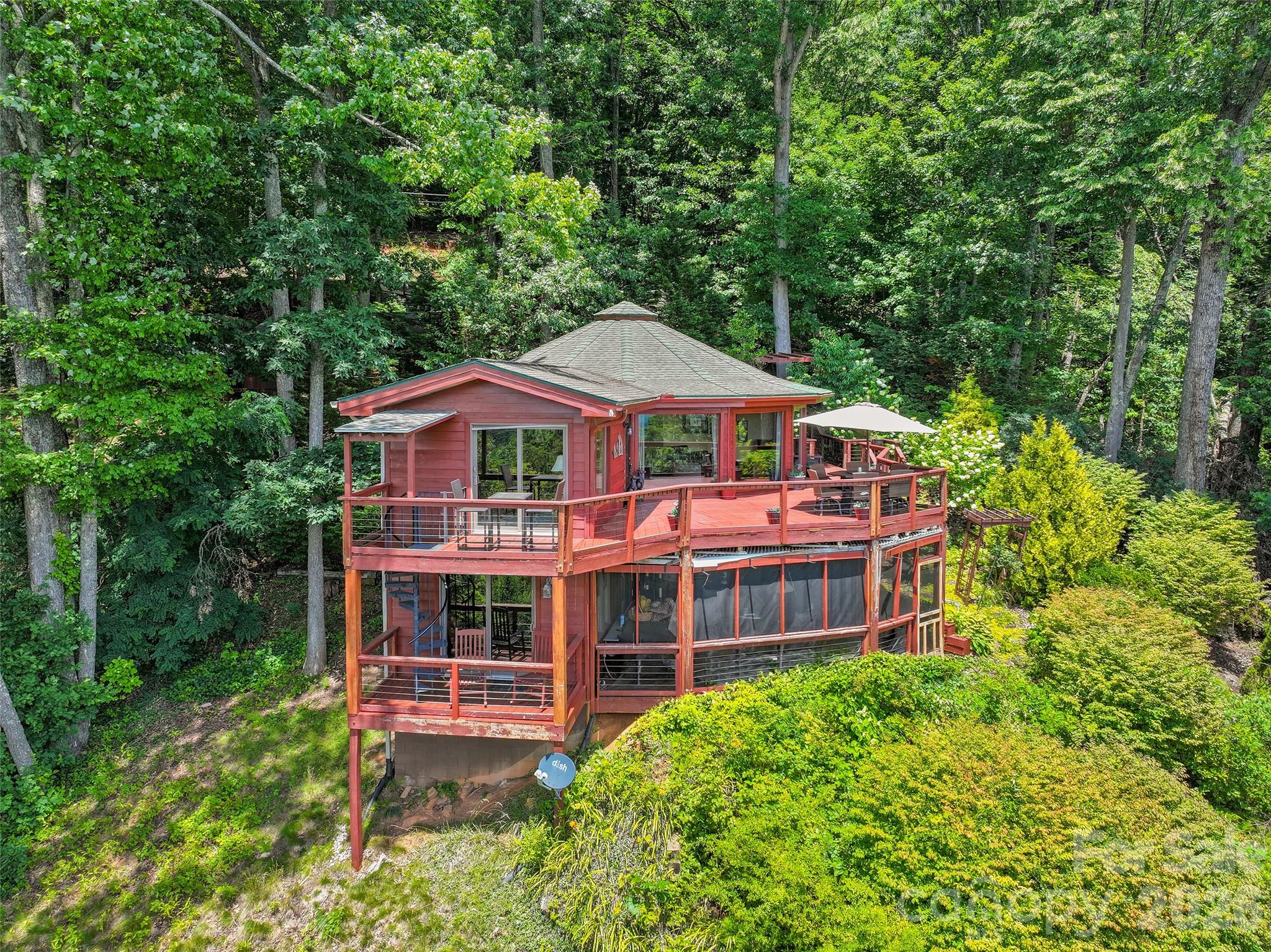 632 Dogwood Trail — Waynesville