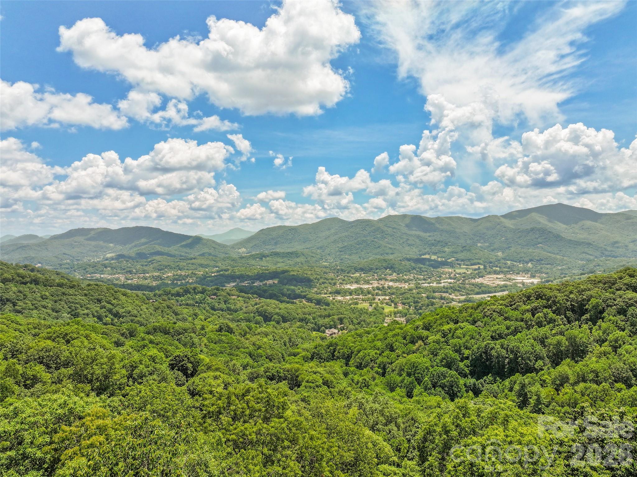632 Dogwood Trail — Waynesville