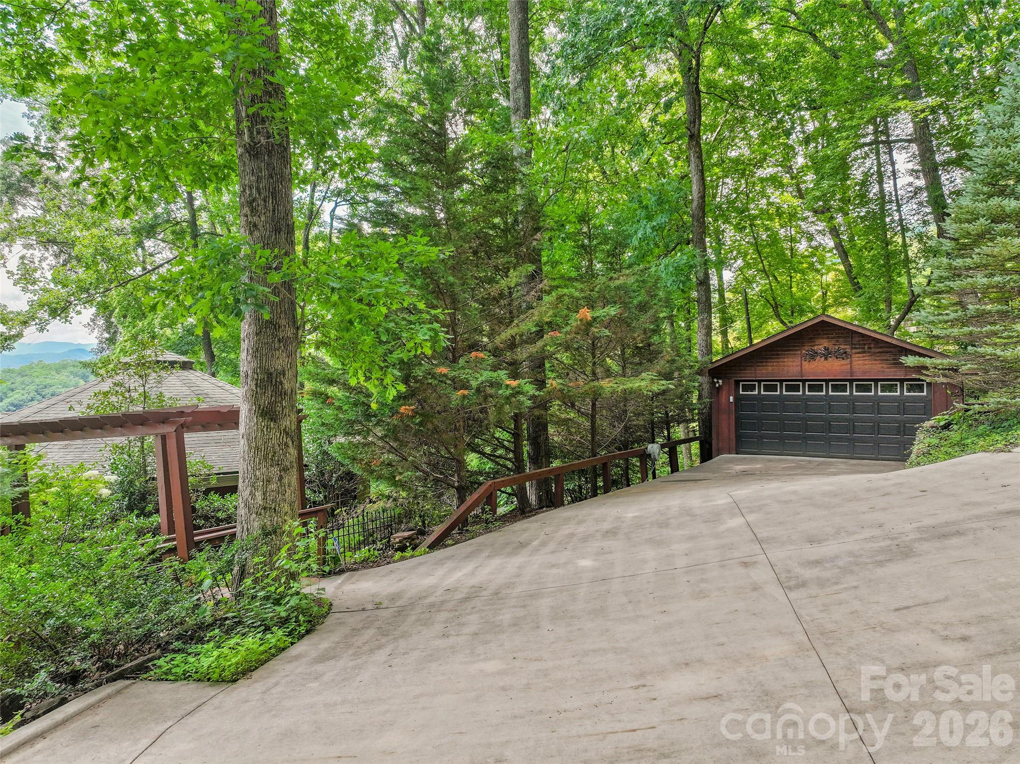 632 Dogwood Trail — Waynesville