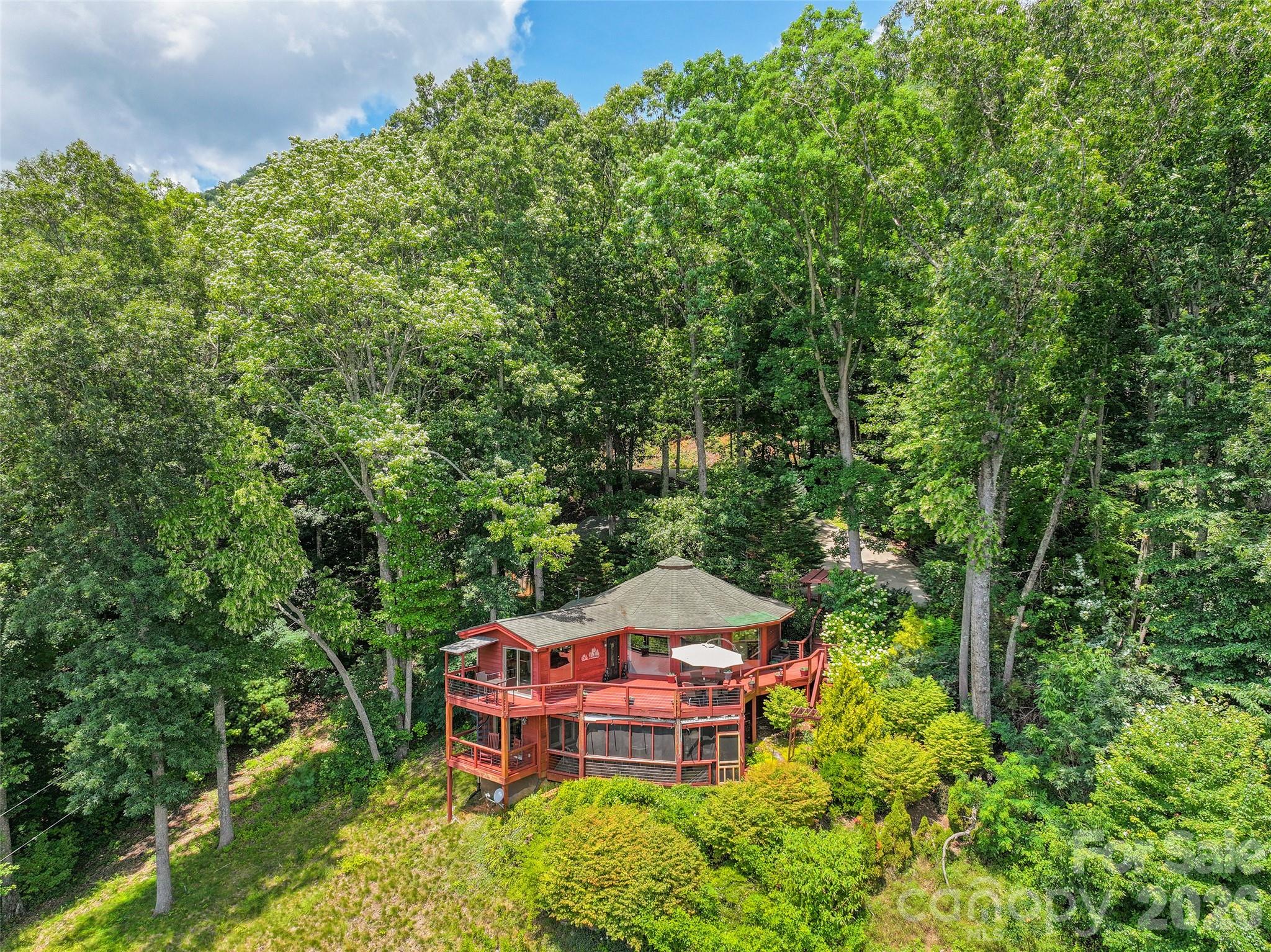 632 Dogwood Trail — Waynesville