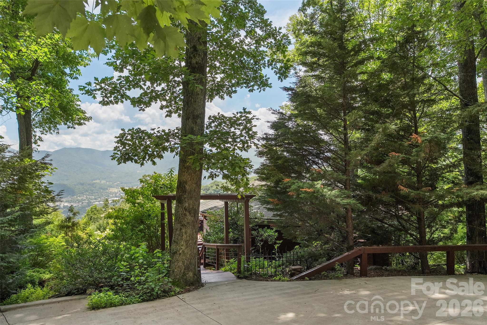 632 Dogwood Trail — Waynesville