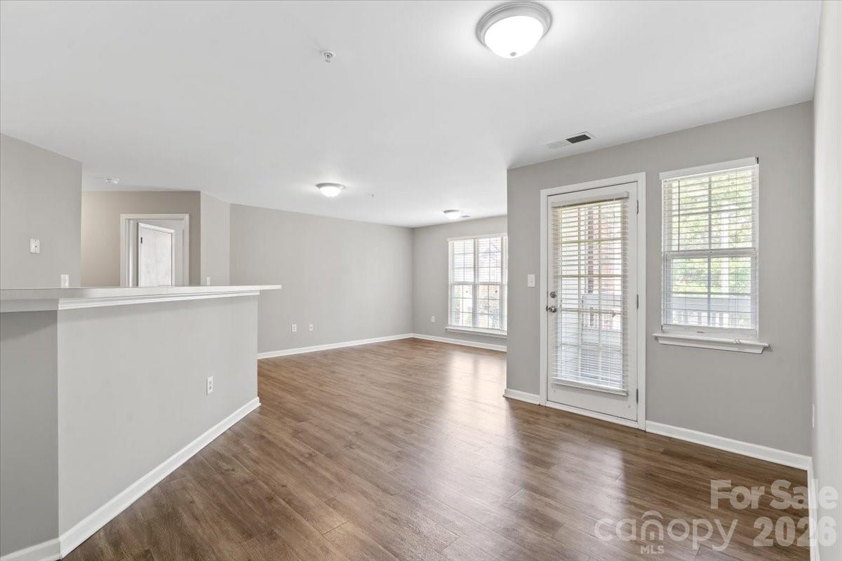 9810 Campus Walk Lane #H — Charlotte