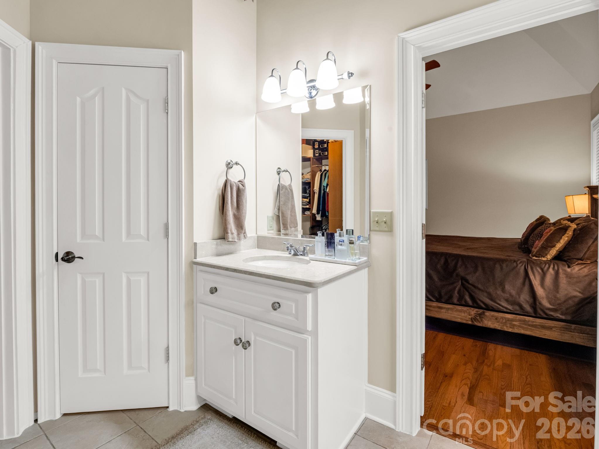 45 Brown Bear Ridge Trail — Zirconia