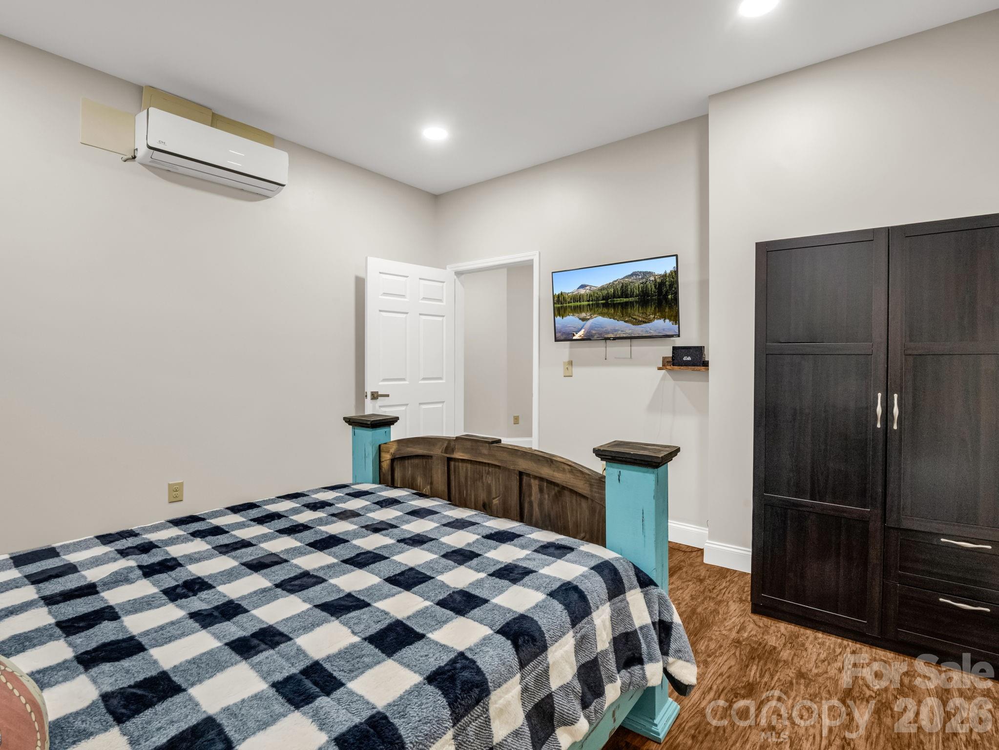 45 Brown Bear Ridge Trail — Zirconia