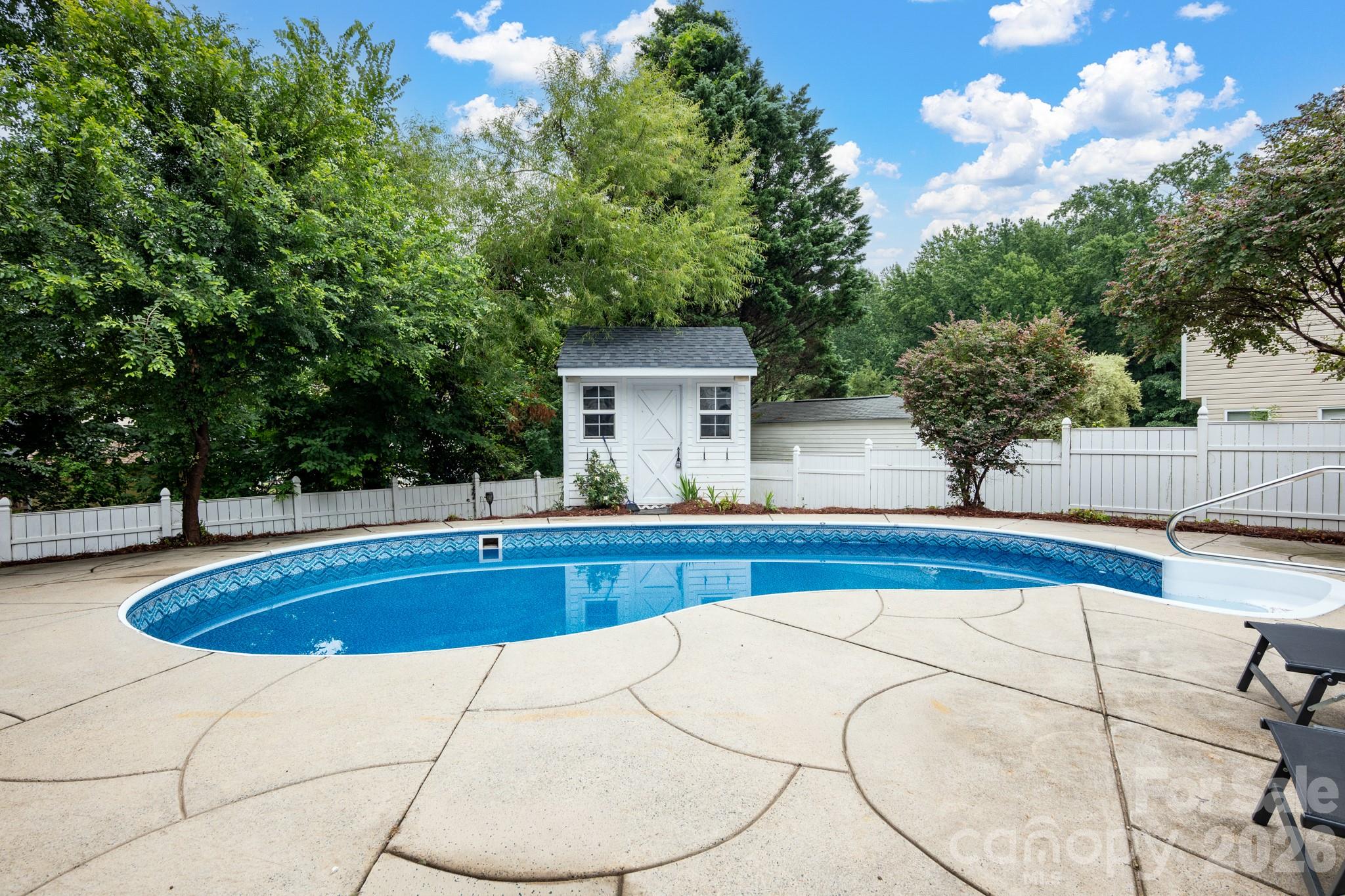 3412 Pondridge Court — Charlotte