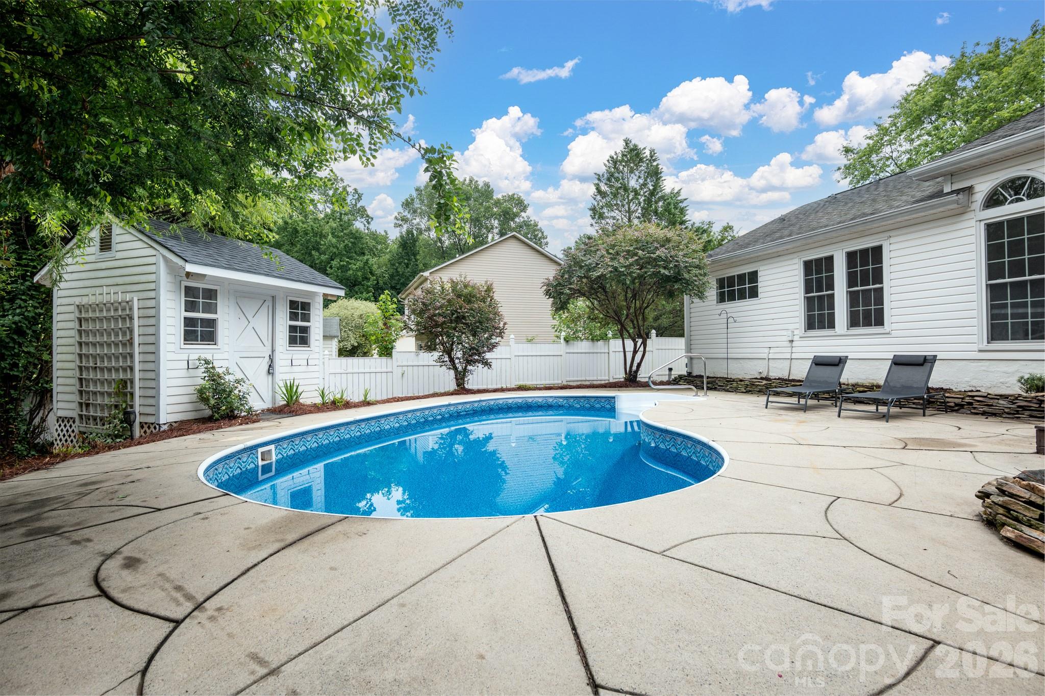 3412 Pondridge Court — Charlotte