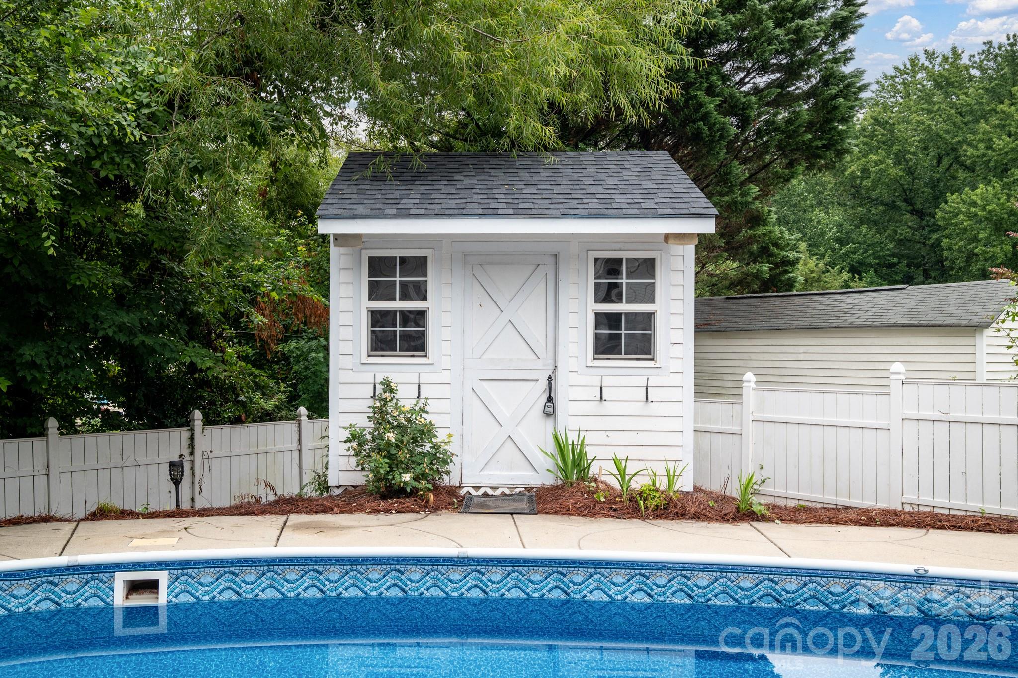 3412 Pondridge Court — Charlotte