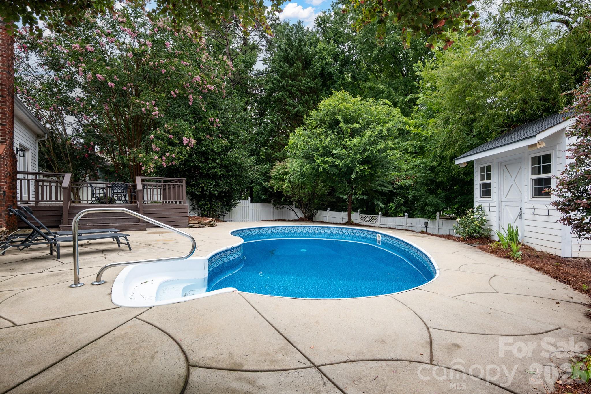 3412 Pondridge Court — Charlotte