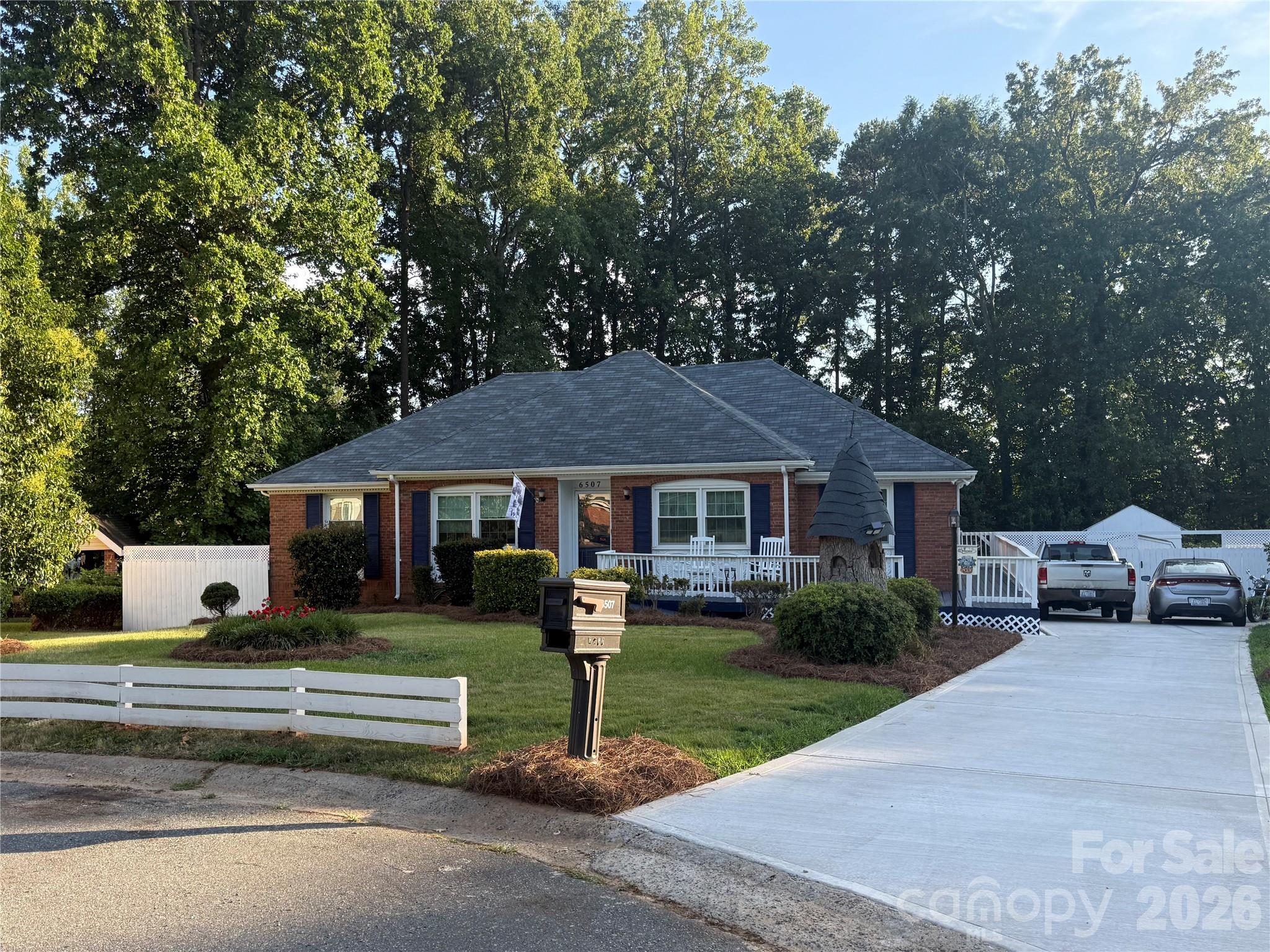 6507 Paleface Place — Charlotte