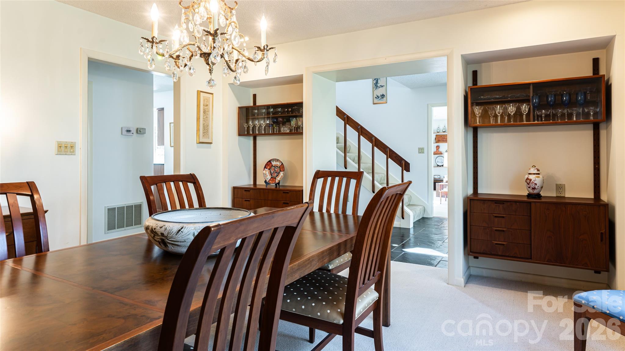 12 Stuyvesant Crescent — Asheville