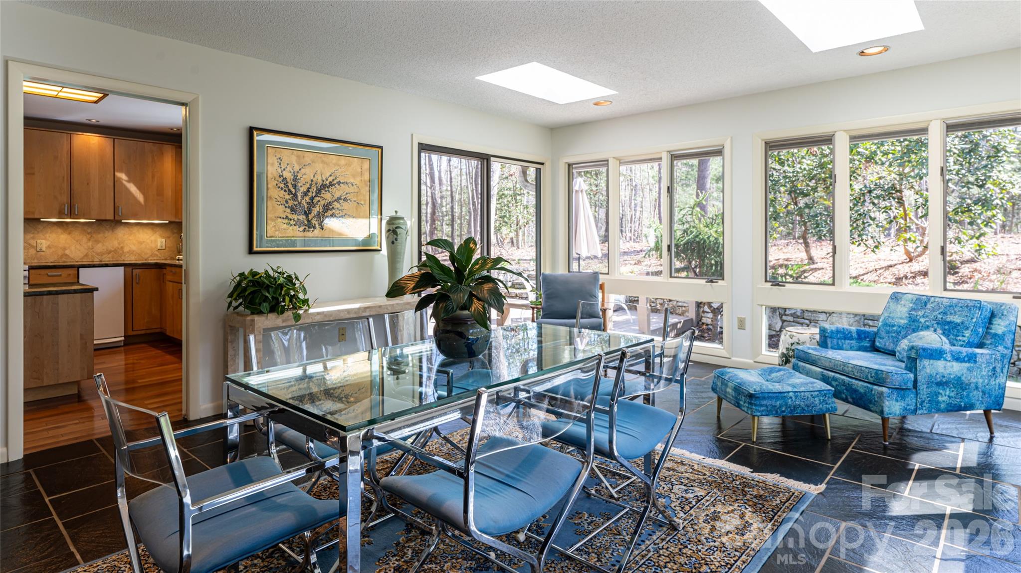 12 Stuyvesant Crescent — Asheville
