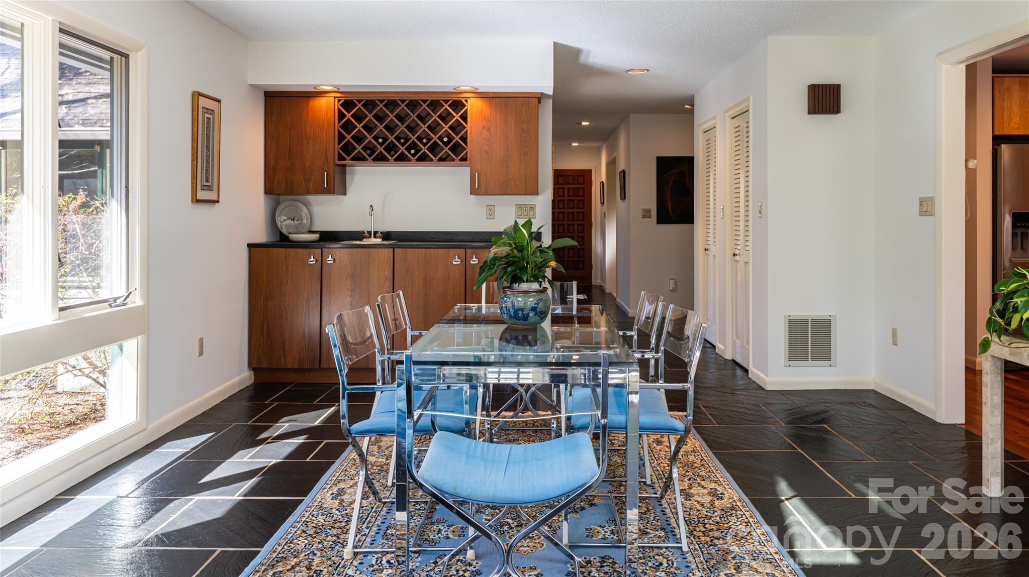 12 Stuyvesant Crescent — Asheville